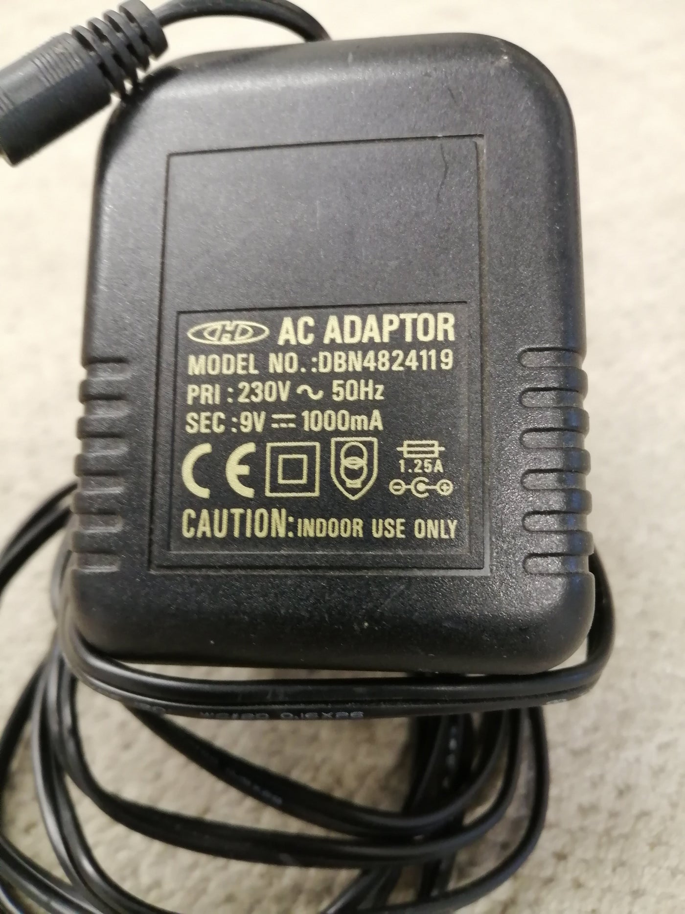 Hamiltone  AC Adapter 9V - 1.0A  ( DBN4824119 USED )