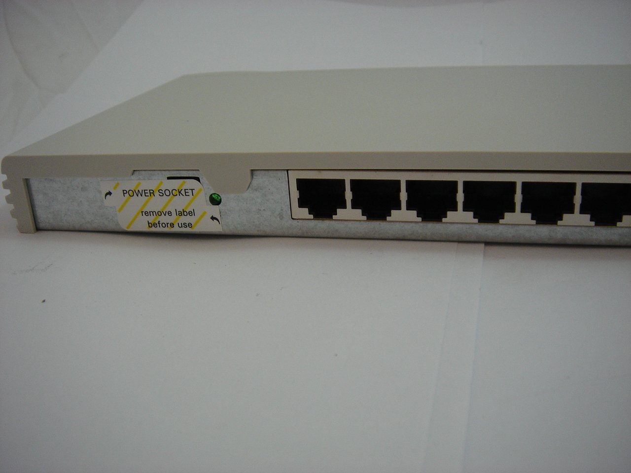 PR02864_3C16794_3Com, Office Connect Switch 8, 10/100 Fast - Image5