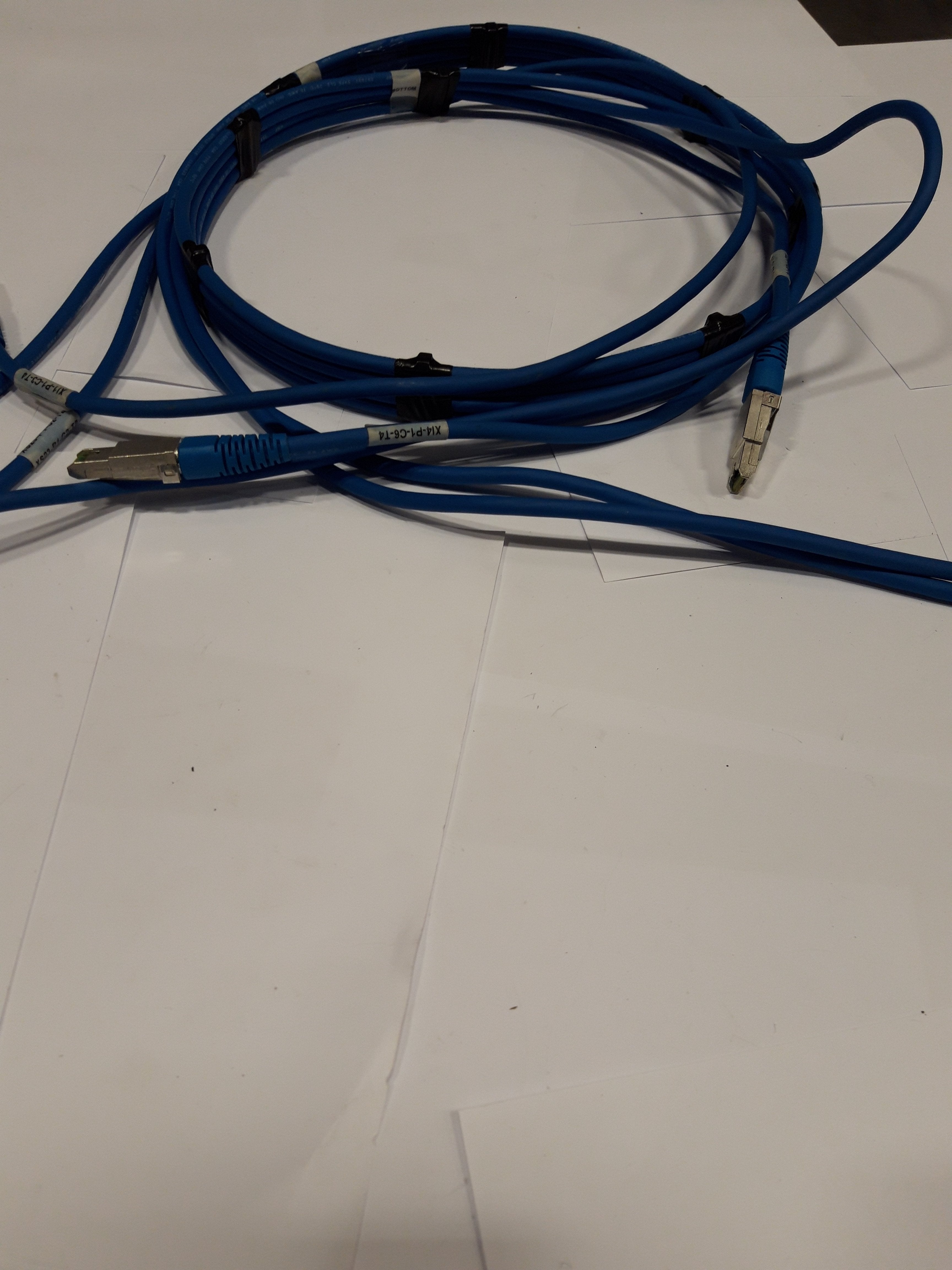 IBM Rear Fibre Channel (4 Cables) (22R2825 USED)