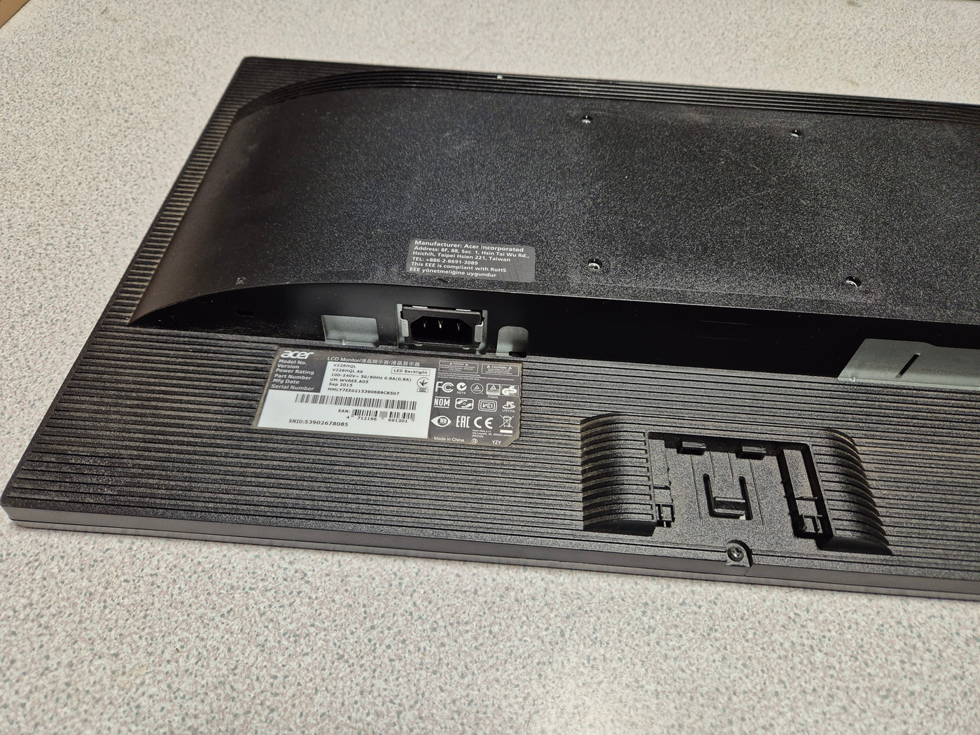 Acer V226HQL 21.5" VGA Full HD Monitor & Stand ( V226HQL Ab UM.WV6EE.A05 ) USED