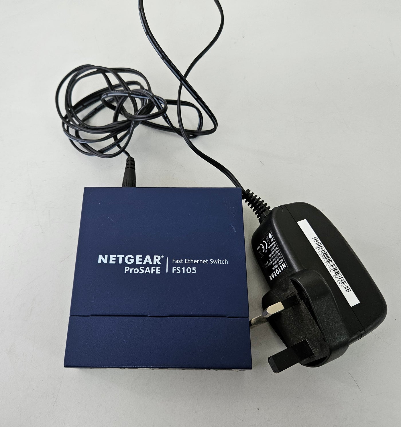 Netgear ProSAFE 5-Port 10/100 Fast Ethernet Switch WITH PSU ( FS105 FS105V3 ) USED