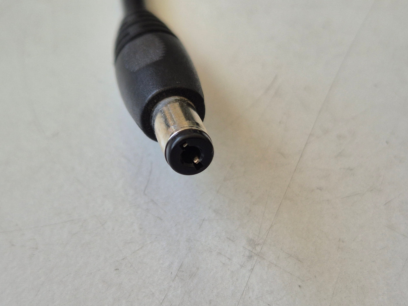 Netgear IN 100-240V 1.5A 150VA OUT 12V 5A 2.1mm Tip Switching Adapter ( 330-10172-01 DSA-60W-12 1 12060 ) REF