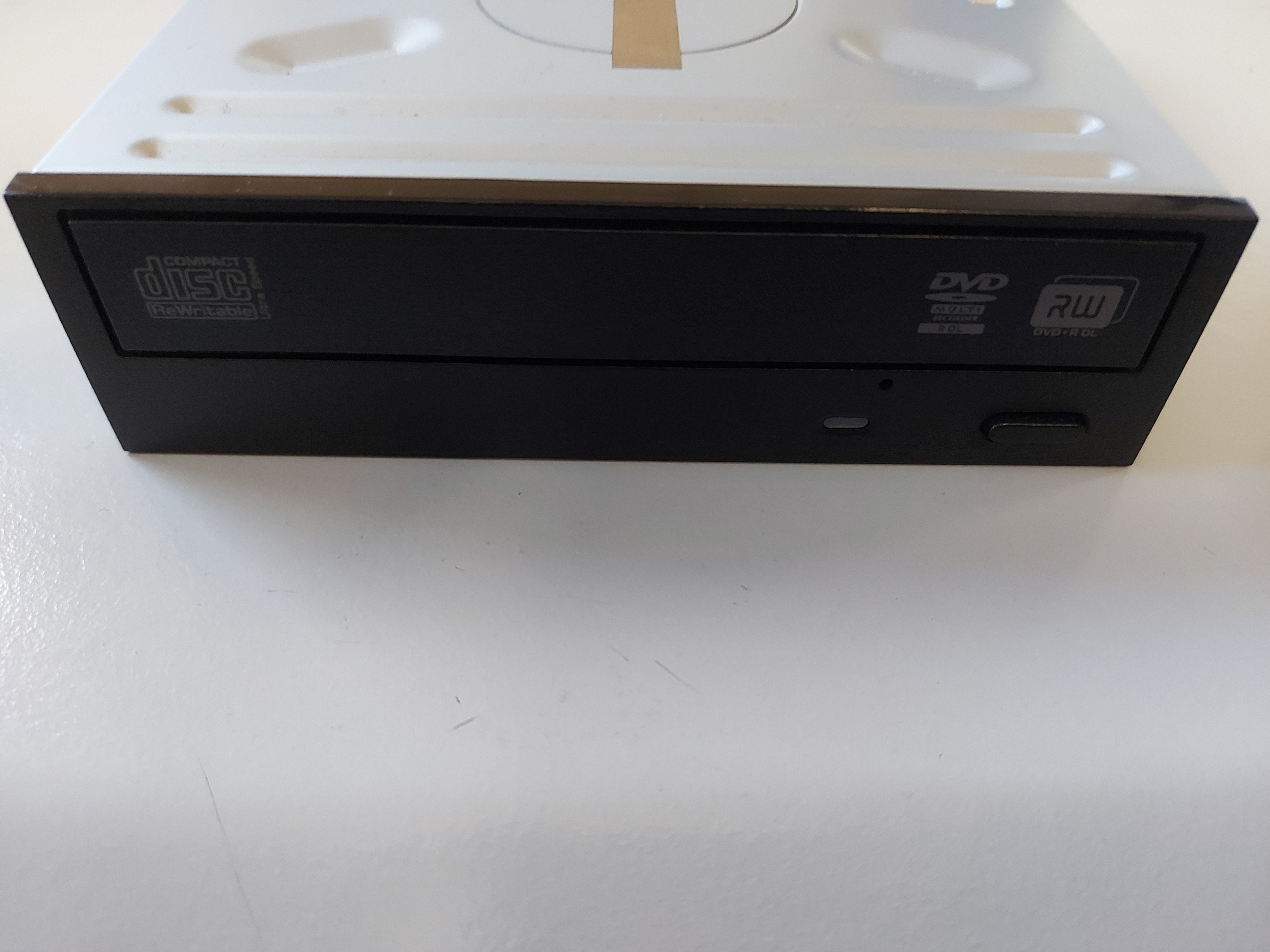 HP GHA3N A2HH Multi-Recorde DVD-RW DVD-Rom Optical SATA Disc Drive (575781-801 690418-001)