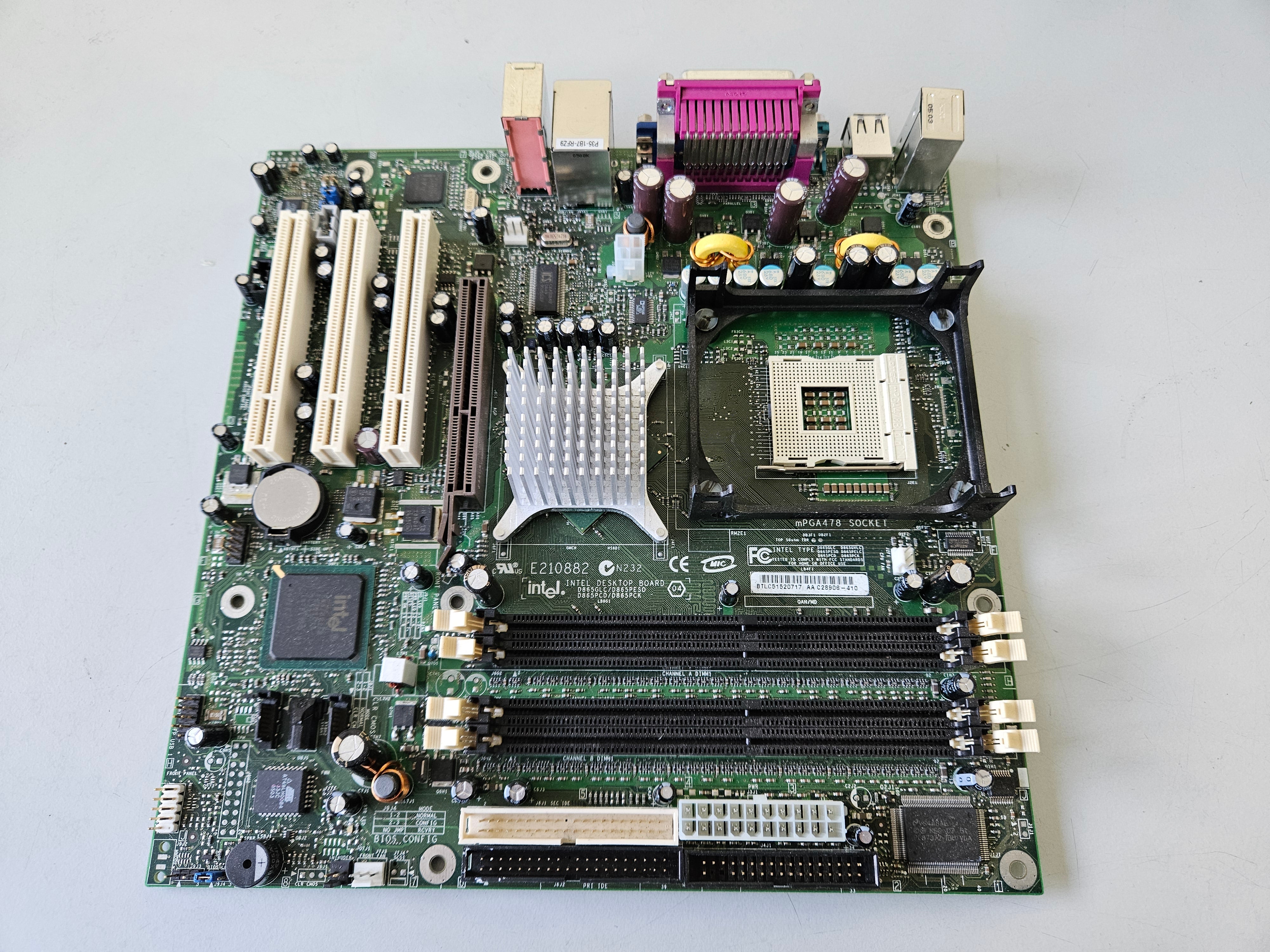 Intel E210882 AGP Micro-ATX Socket 478 Motherboard ( C28906-410 D865GLC D865PESO D865PCD D865PCK ) USED