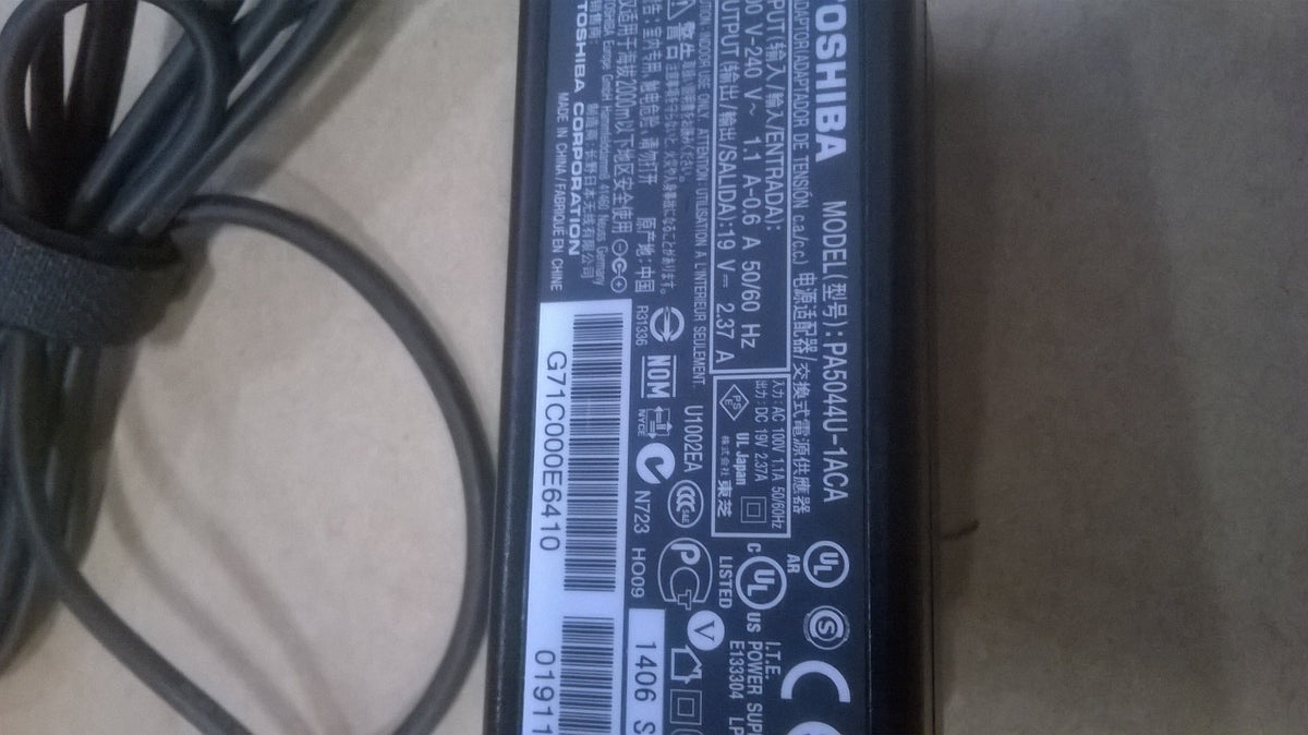 TOSHIBA AC ADAPTER 19V  2.37 A ( MODEL NO PA5044U 1ACA )