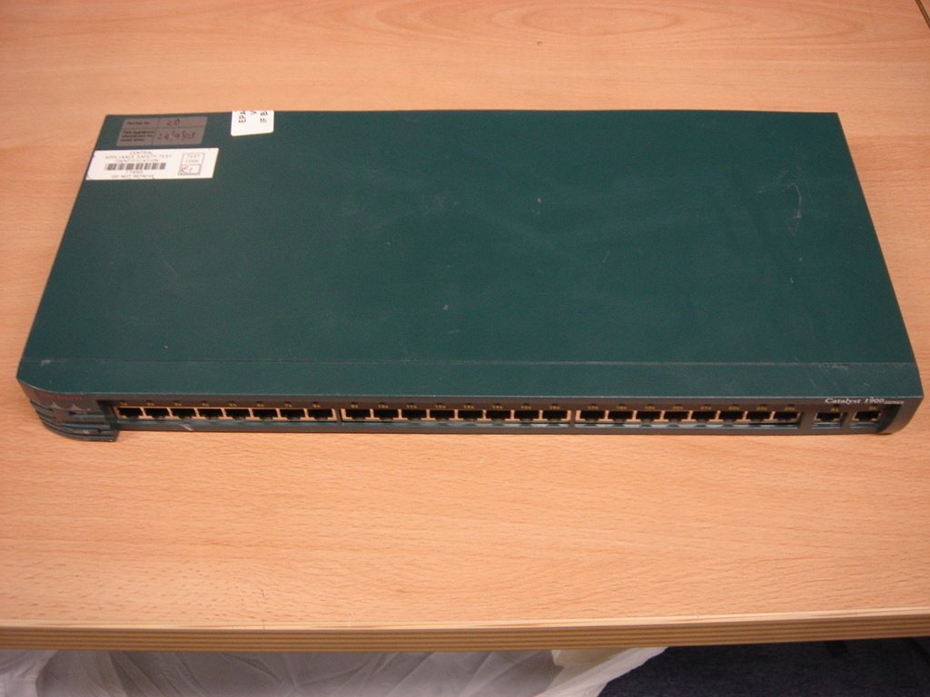 Cisco Systems Catalyst 1900 Series ( WS-C1924-A )