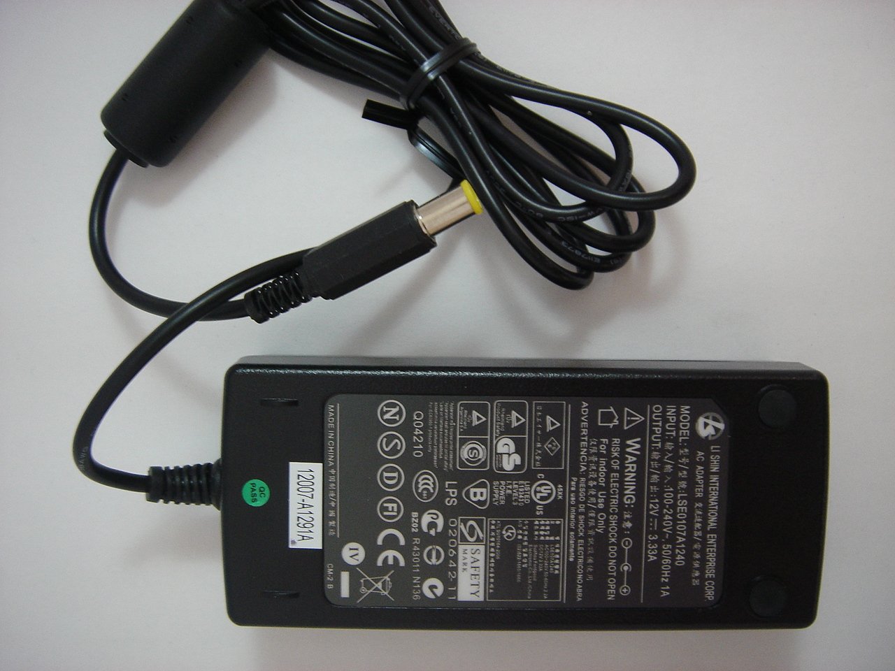 LI SHIN AC Adaptor,In 100-240v-50/60hz 1A,