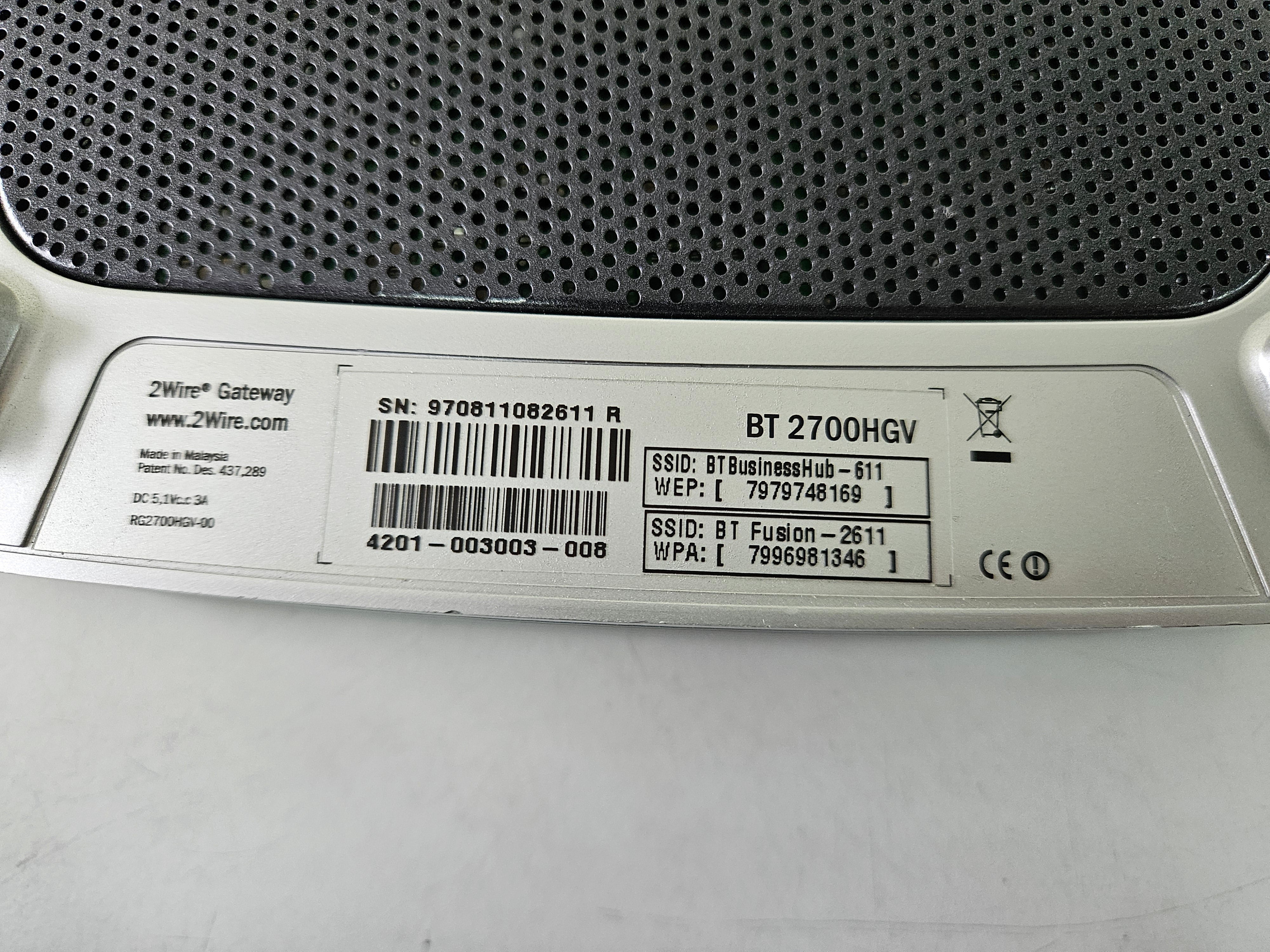 BT Business Hub 2WIRE Gateway Wireless Router ( 2700HGV 4201-003003-008 ) USED