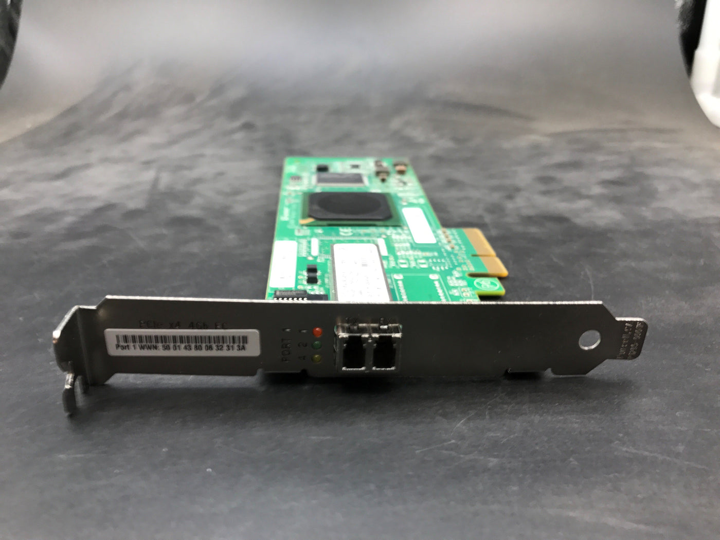 QLogic 4Gbps Fibre Channel PCIe Network Card ( QLE2460-HP / PX2510401-70 D / AE311-60001 REF)
