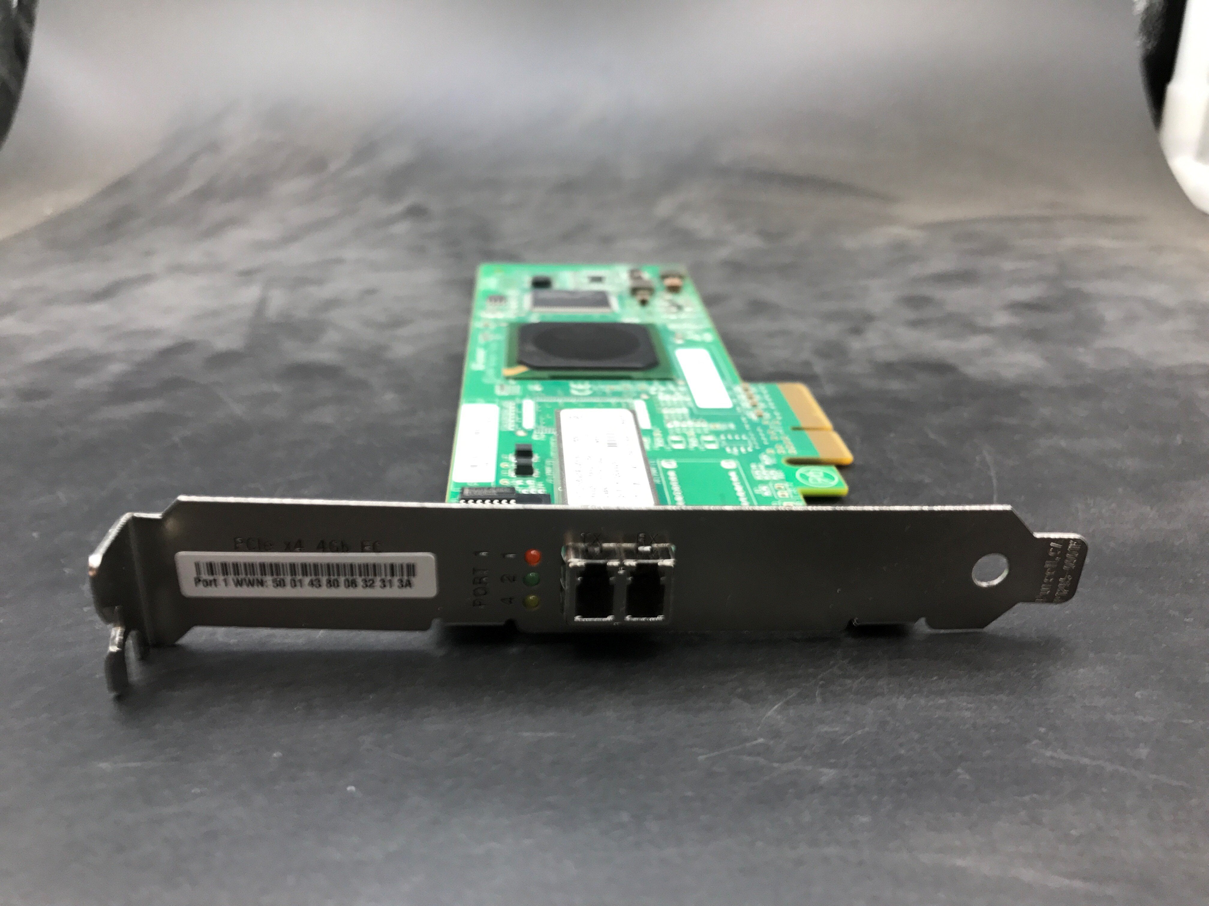 QLogic 4Gbps Fibre Channel PCIe Network Card ( QLE2460-HP / PX2510401-70 D / AE311-60001 REF)
