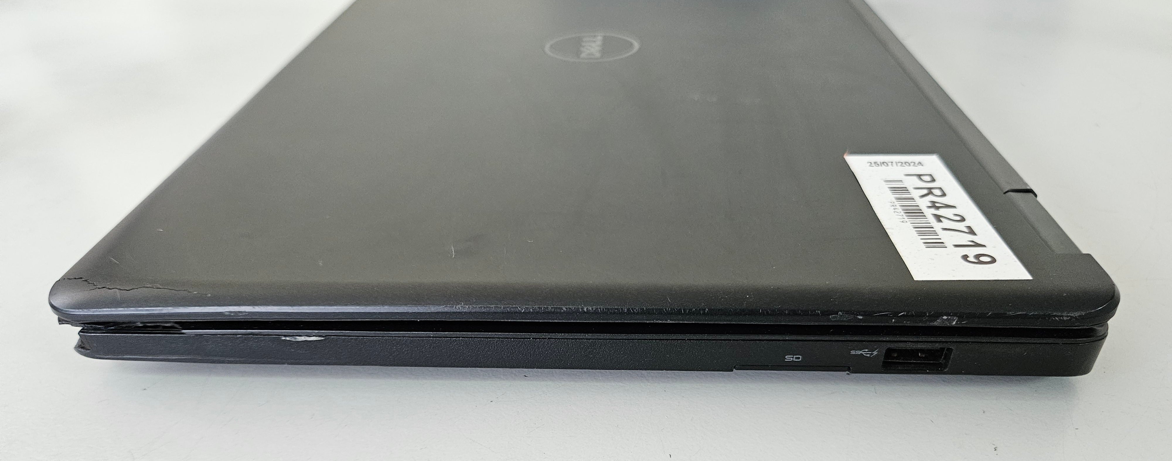 Dell Latitude E5450 320GB HDD 8GB i5-5300U 2.3GHz Linux Mint 21.3 ( P48G ) USED Damaged Plastics