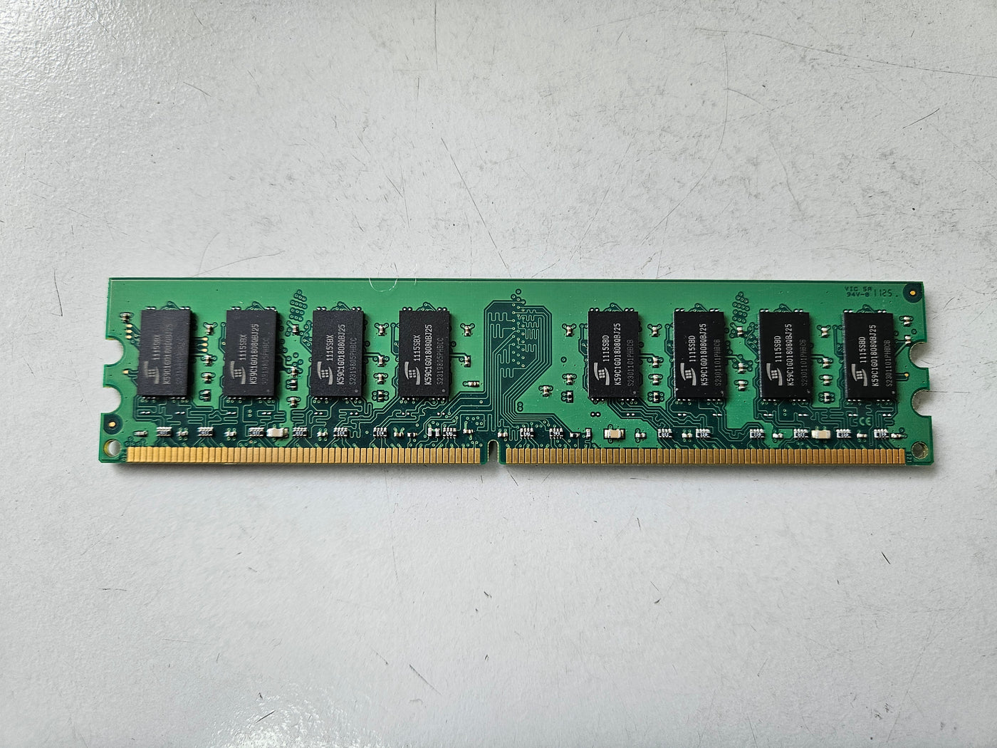 Kingston 2GB PC2-5300 DDR2-667MHz CL5 240-Pin DIMM ( KVR667D2N5/2G 99U5316-062.A00LF ) REF