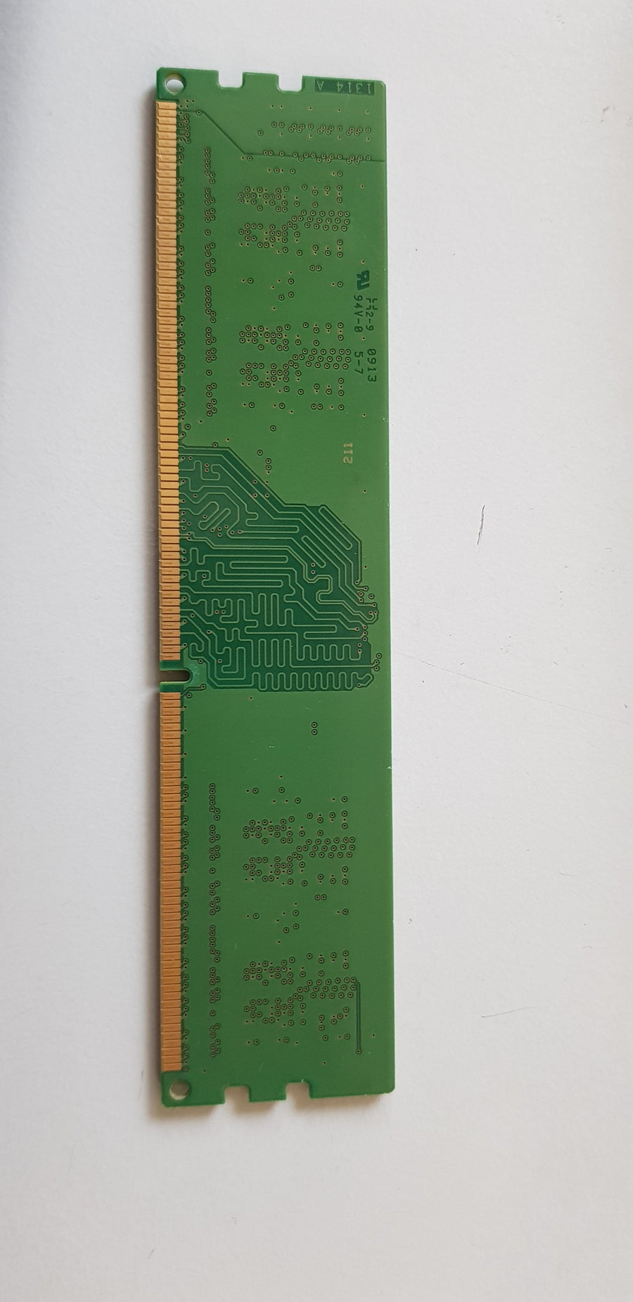Micron 2GB PC3-12800 DDR3-1600MHz non-ECC Unbuffered CL10 240-Pin DIMM Single Rank Memory Module (MT4JTF25664AZ-1G6E1)