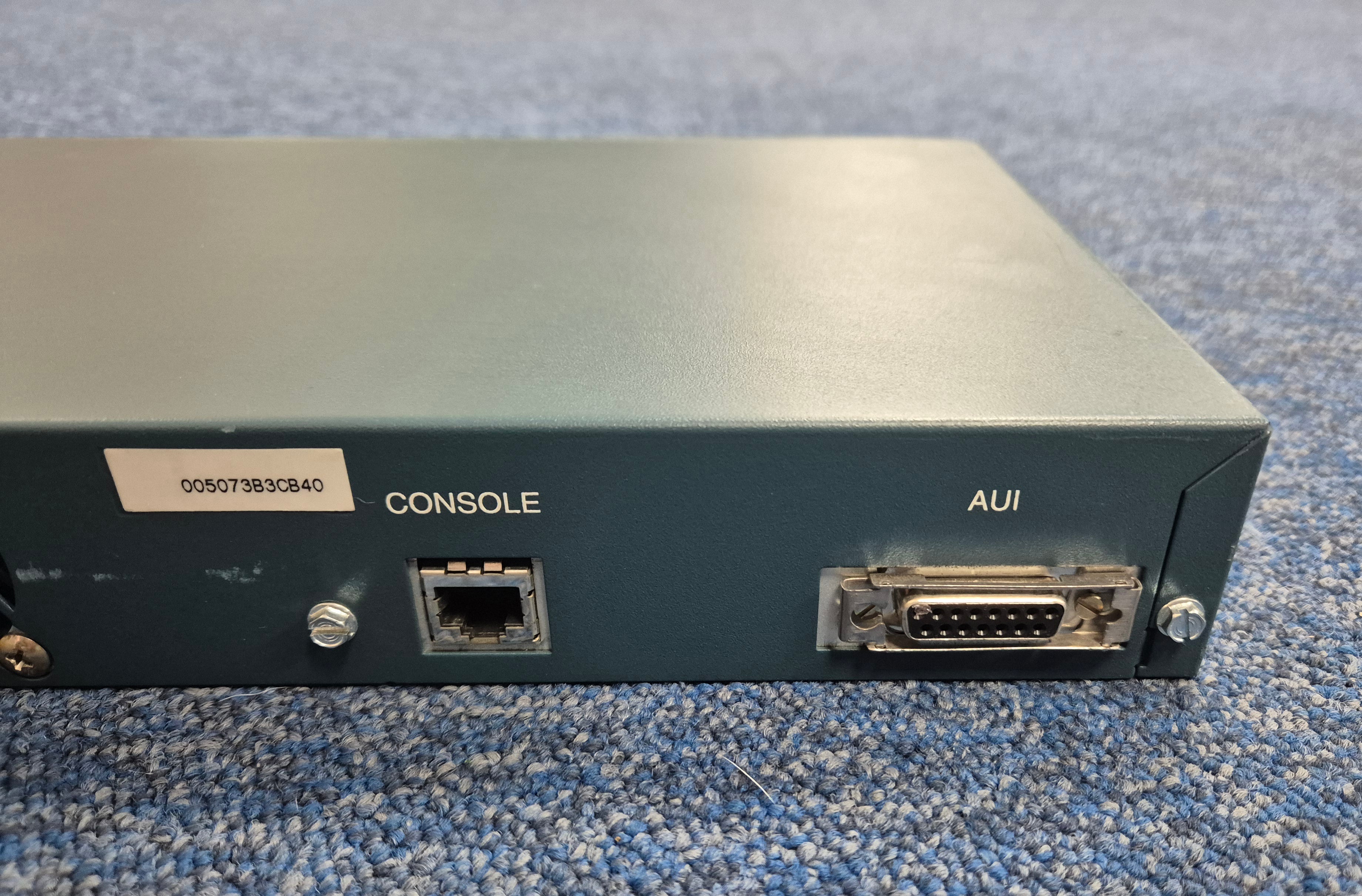 Cisco Catalyst 1900 Series 24-Port Switch 10BaseT + 100BaseTX ( WS-C1924-A ) USED