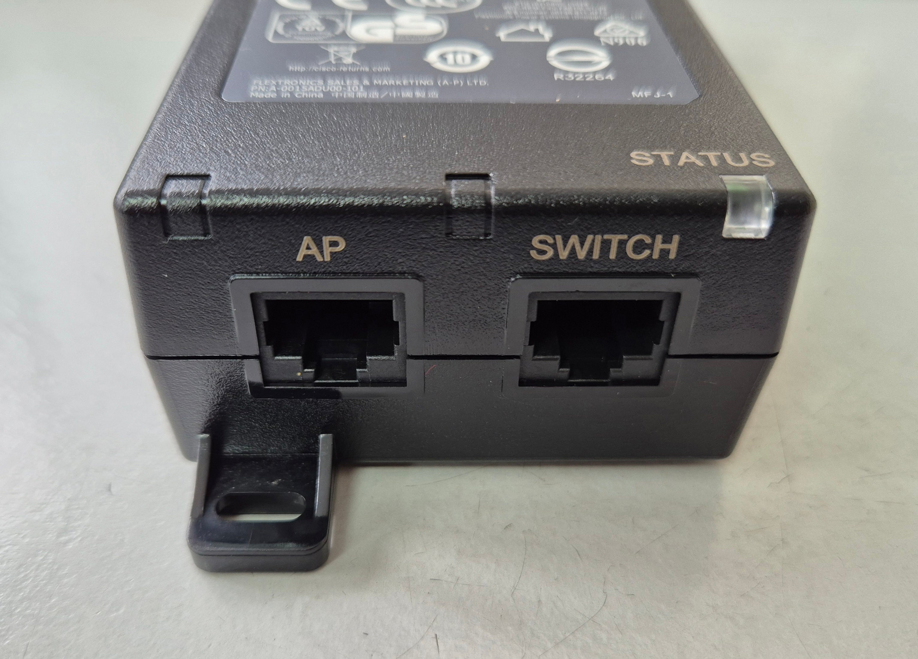 Cisco AIR-PWRINJ5 48V 0.32A POE Power Injector ( FA015LS1-00 341-0556-01 ) REF