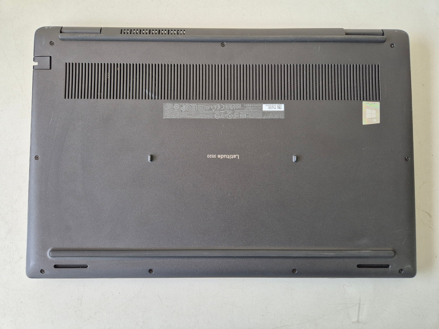 Dell Latitude 3520 250GB SSD 8GB RAM i7-1165G7 2.80GHz Win11 15.6" USED