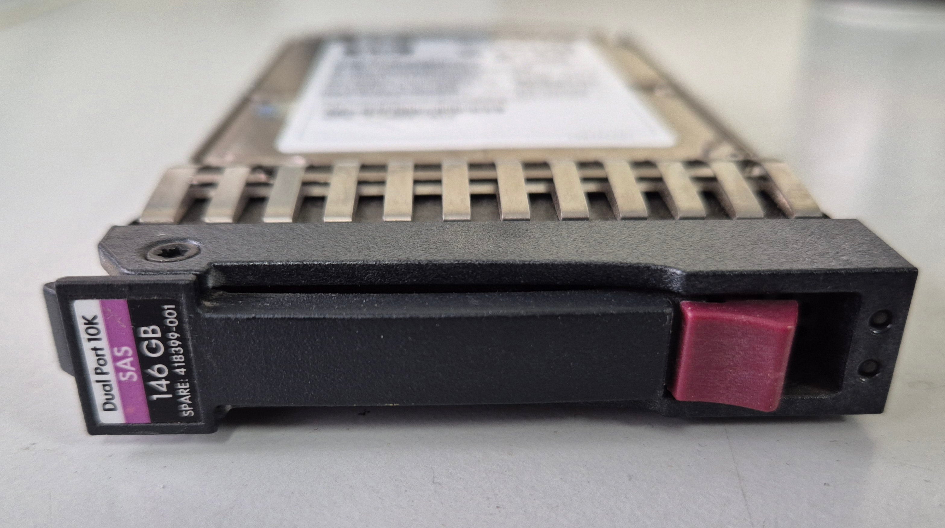 Seagate HP 146GB SAS 15Krpm 2.5in HDD in Caddy ( 9F6066-033 ST9146802SS 431954-003 DG146ABAB4 375863-012 418399-001 ) REF