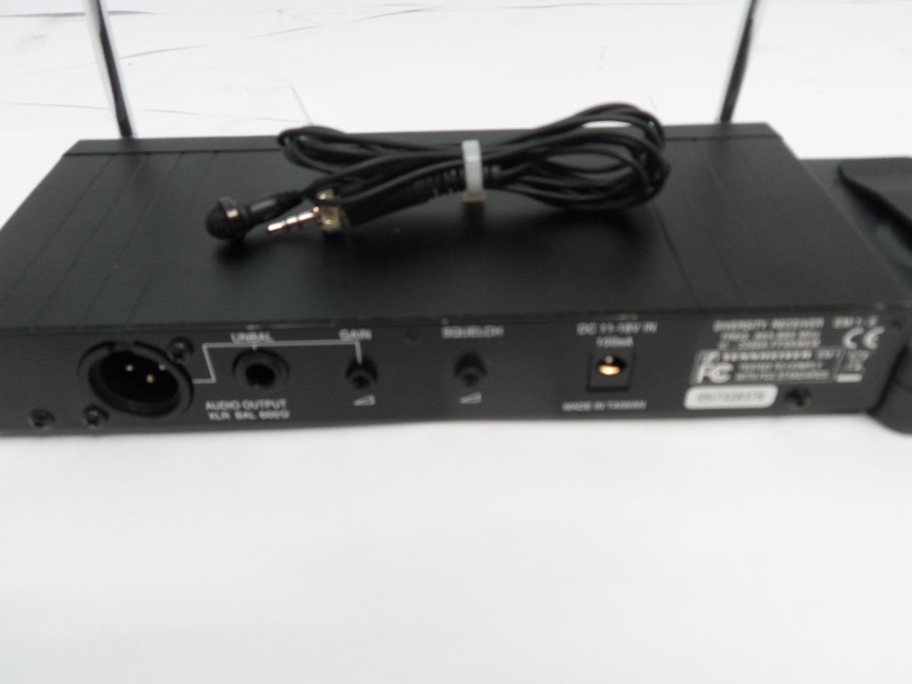 FreePort Diversity Receiver & Bodypack Transmitter  ONLY ( FreePort SK2-E EM1-E  USED)