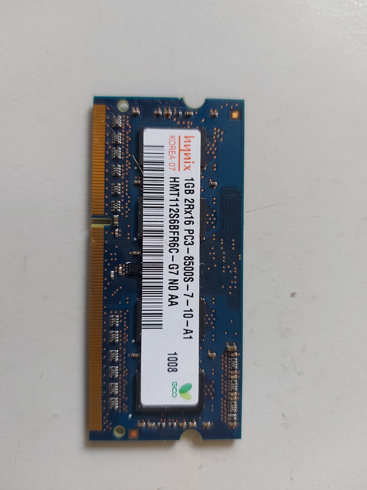Hynix 1GB PC3-8500 DDR3 non-ECC Unbuffered CL7 204-Pin SoDimm HMT112S6BFR6C-G7