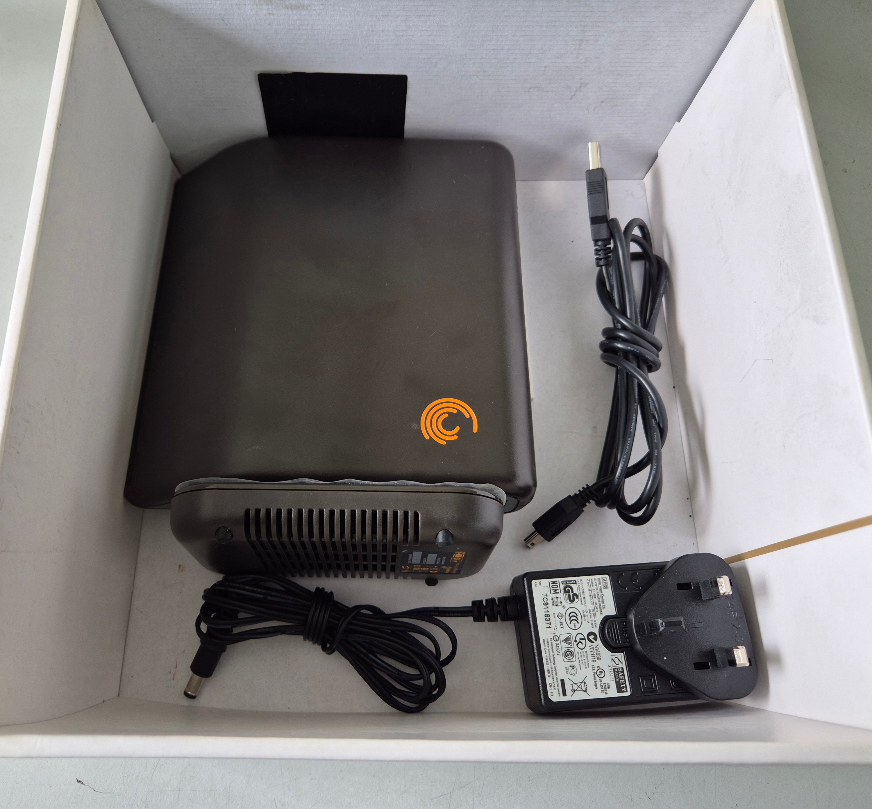 Seagate FreeAgent PC/Mac 750GB USB 2.0 External HDD ( 9NF2D6-576 ) USED