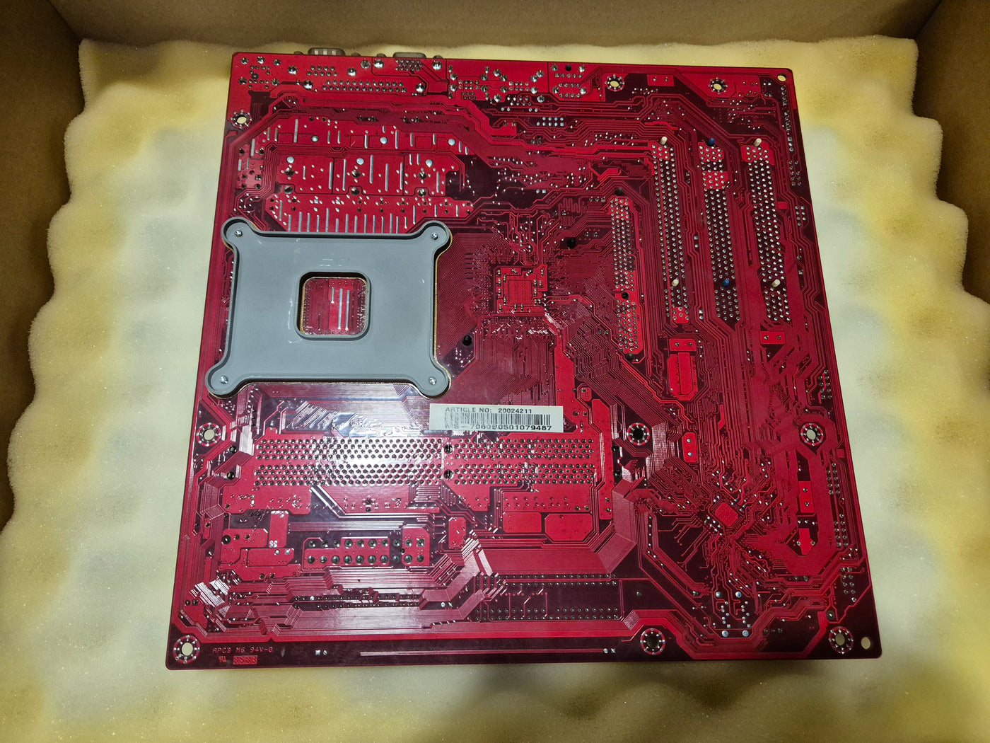 Micro-Star Socket MPGA478B System Board ( MS-7060 ) USED