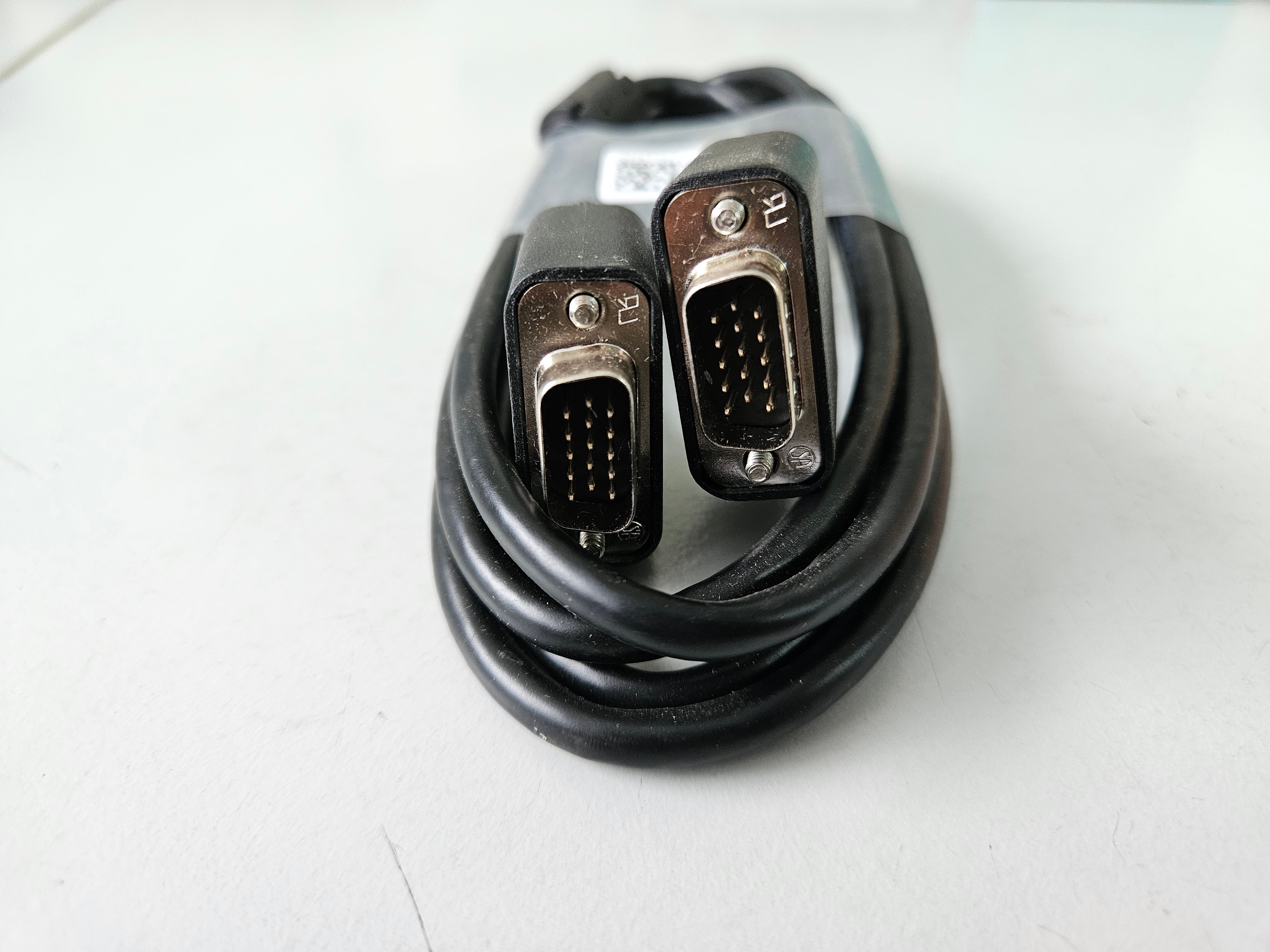 Dell 1.5m VGA D-Sub Male to Male Cable ( 93MD6 ) NEW