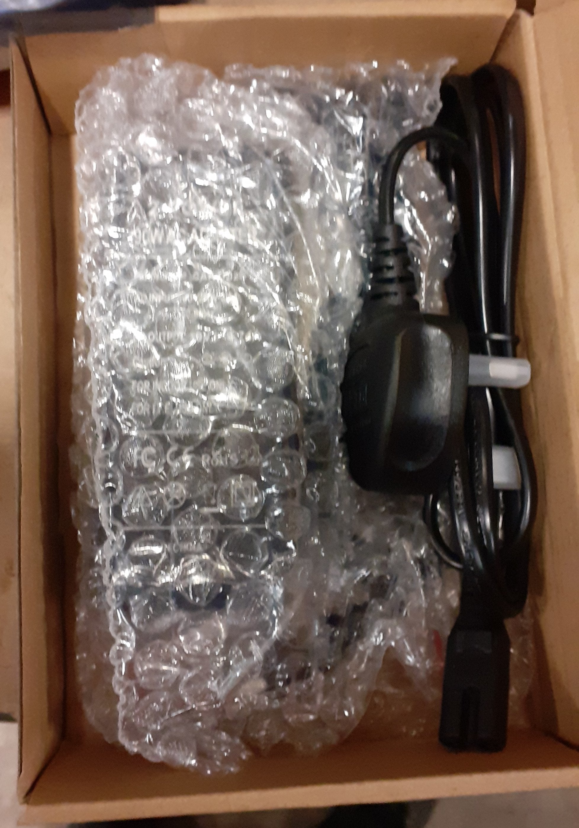 Compaq NC8430/ 2-POWER  AC Adapter 18-20v 90W replaces original part number 463955-001