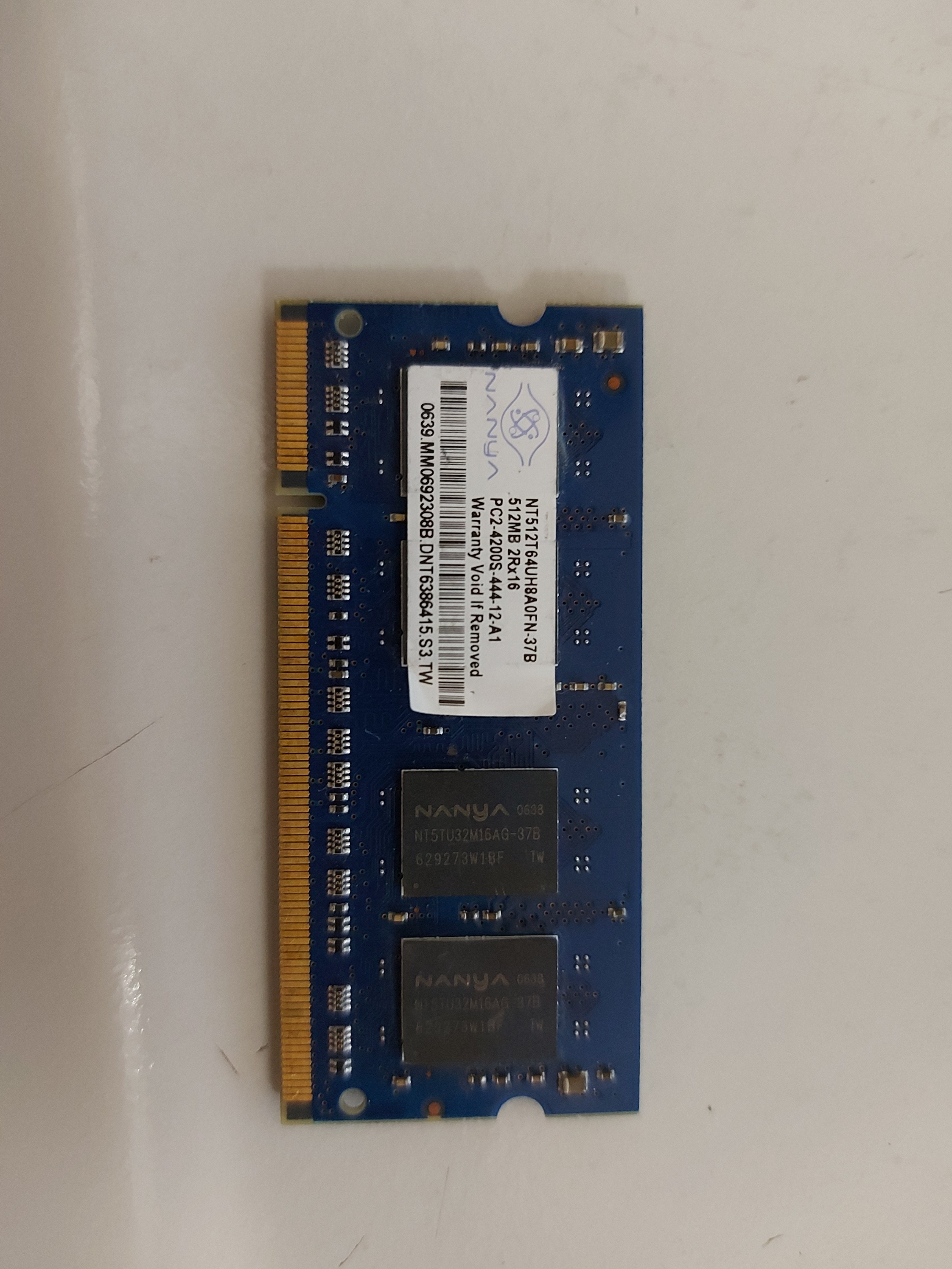 Nanya 512MB DDR2 PC2-4200S 533MHz SO DIMM 200-pin memory NT512T64UH8A0FN-37B