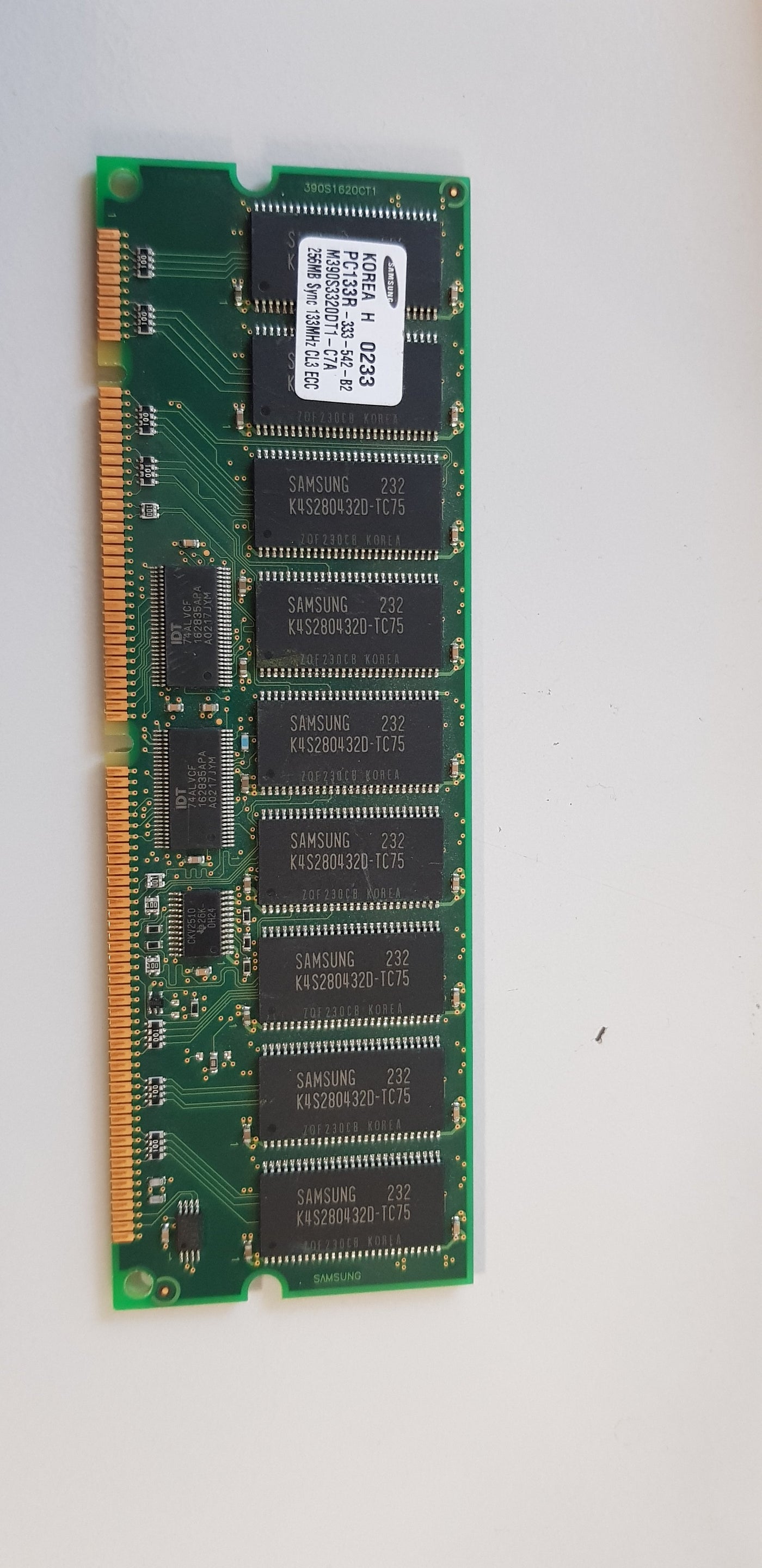 Samsung 256MB SDRAM Registered ECC PC-133 133Mhz Server Memory ( M390S3320DT1-C7A ) REF