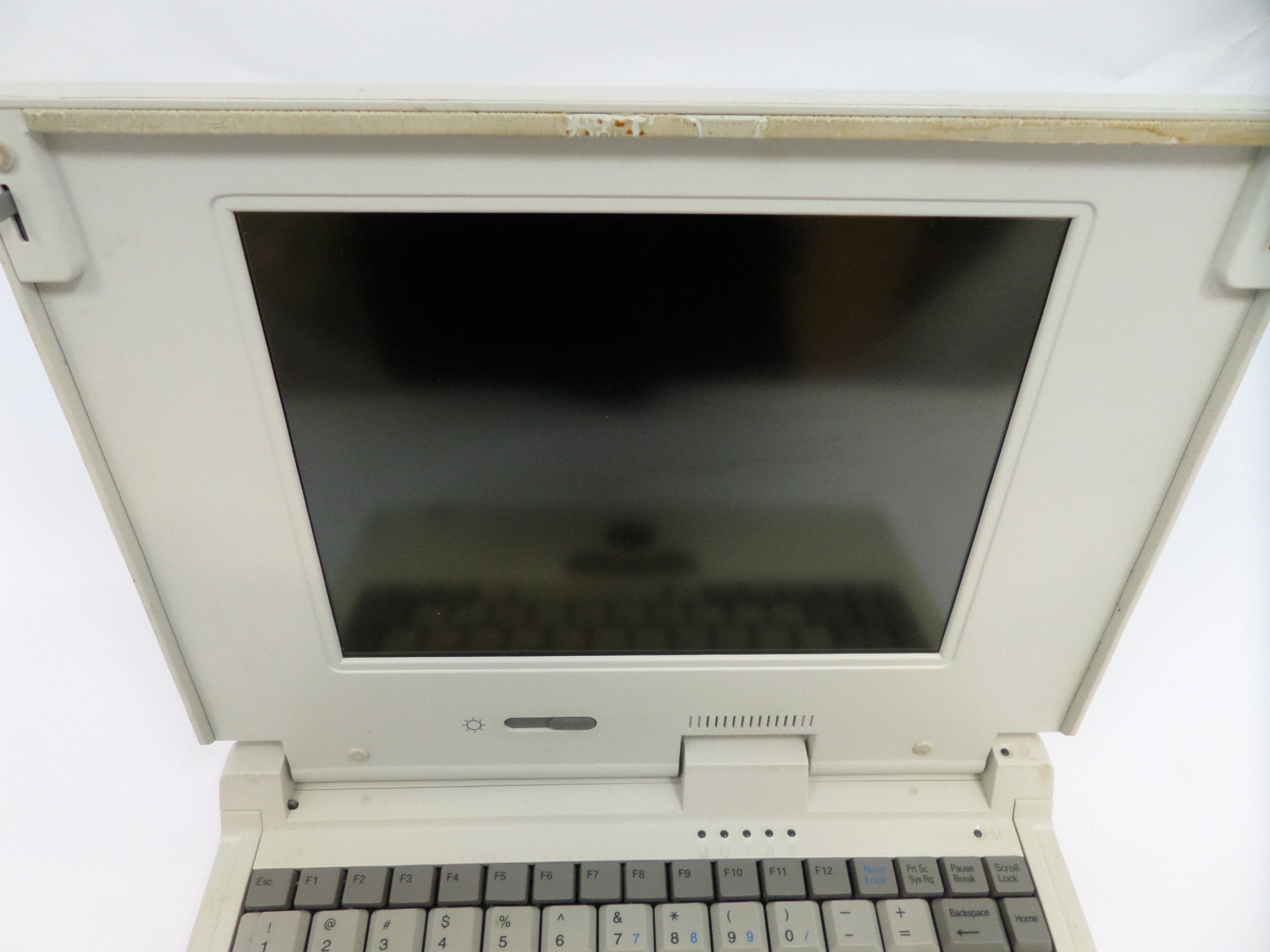 PR02089_LCN486T_Akhter LCN-486T Colour Laptop - Image4