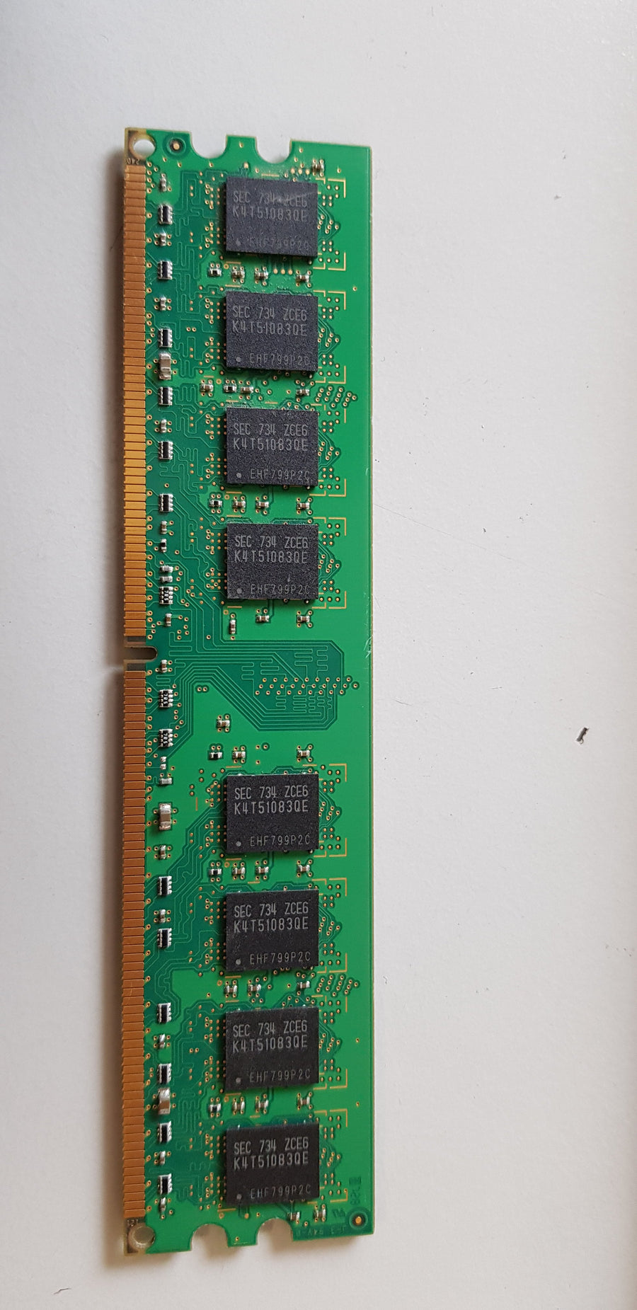 Samsung 1GB PC2-5300 DDR2-667MHz 240-Pin DIMM Memory Module