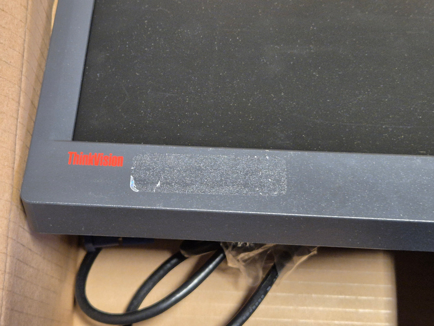 Lenovo ThinkVision LT1952pwD 19in TFT-LCD Monitor with LED cables + stand + mount ( 03X7911 2448-MB6 ) USED Grade B