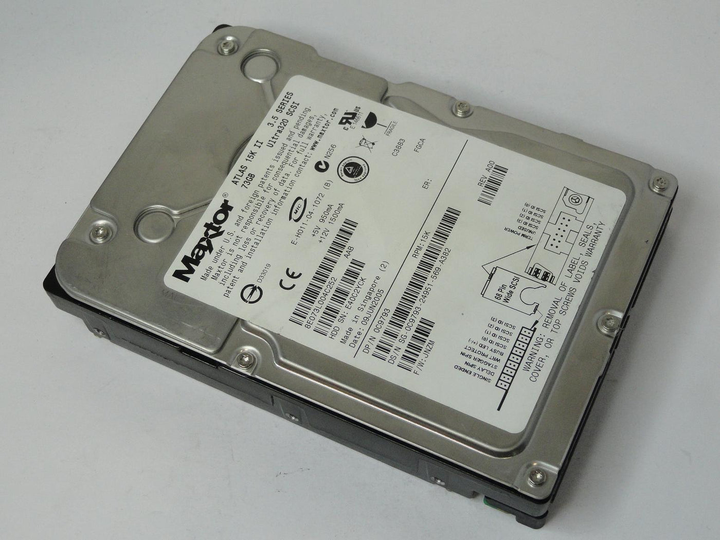 8E073L0 - Maxtor Dell 73Gb SCSI 68 Pin 15Krpm 3.5in HDD - Refurbished