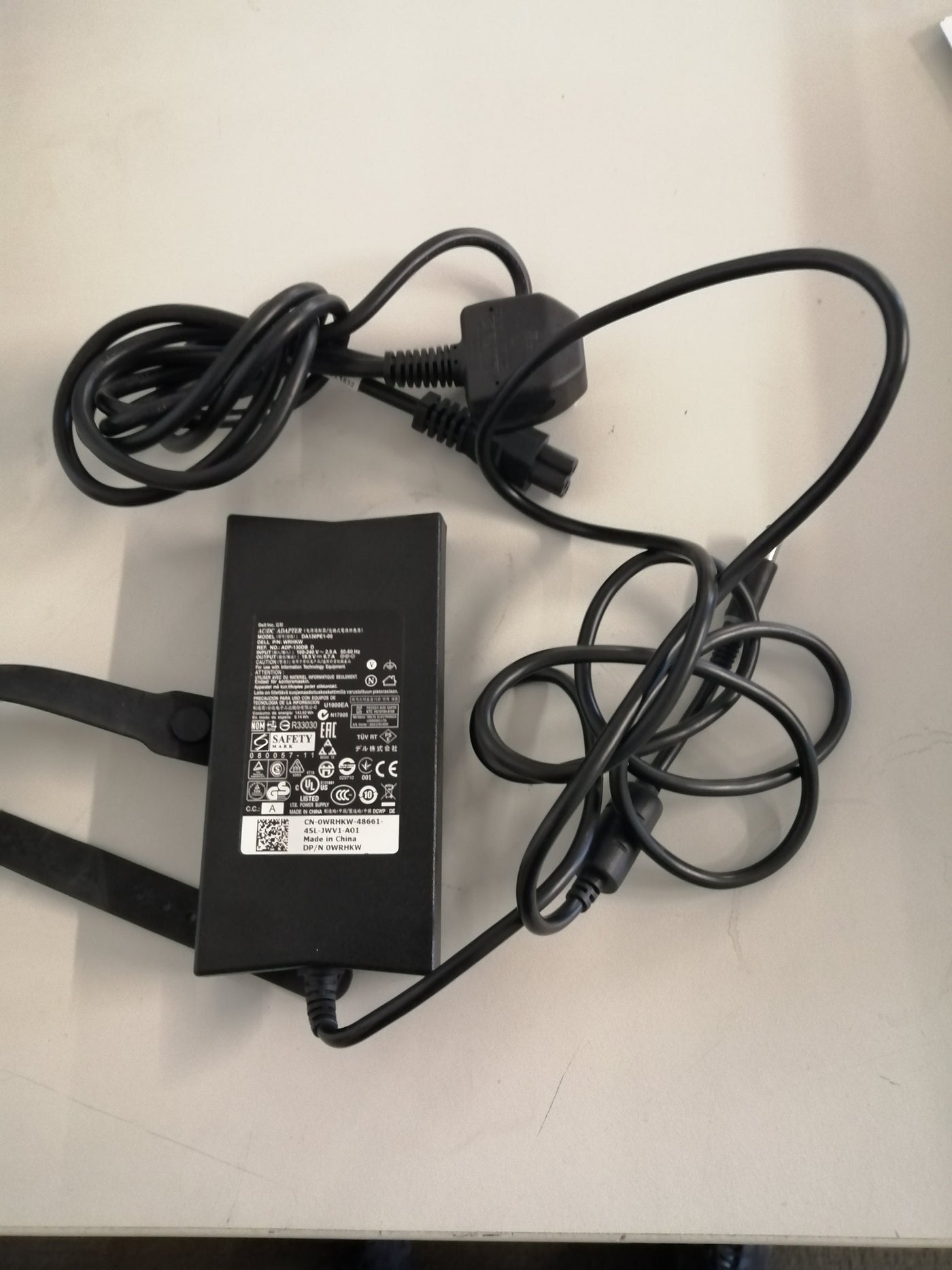 DELL AC ADAPTER IN 240 V OUT 19.5 DA130PE1-00 ( WRHKW USED )