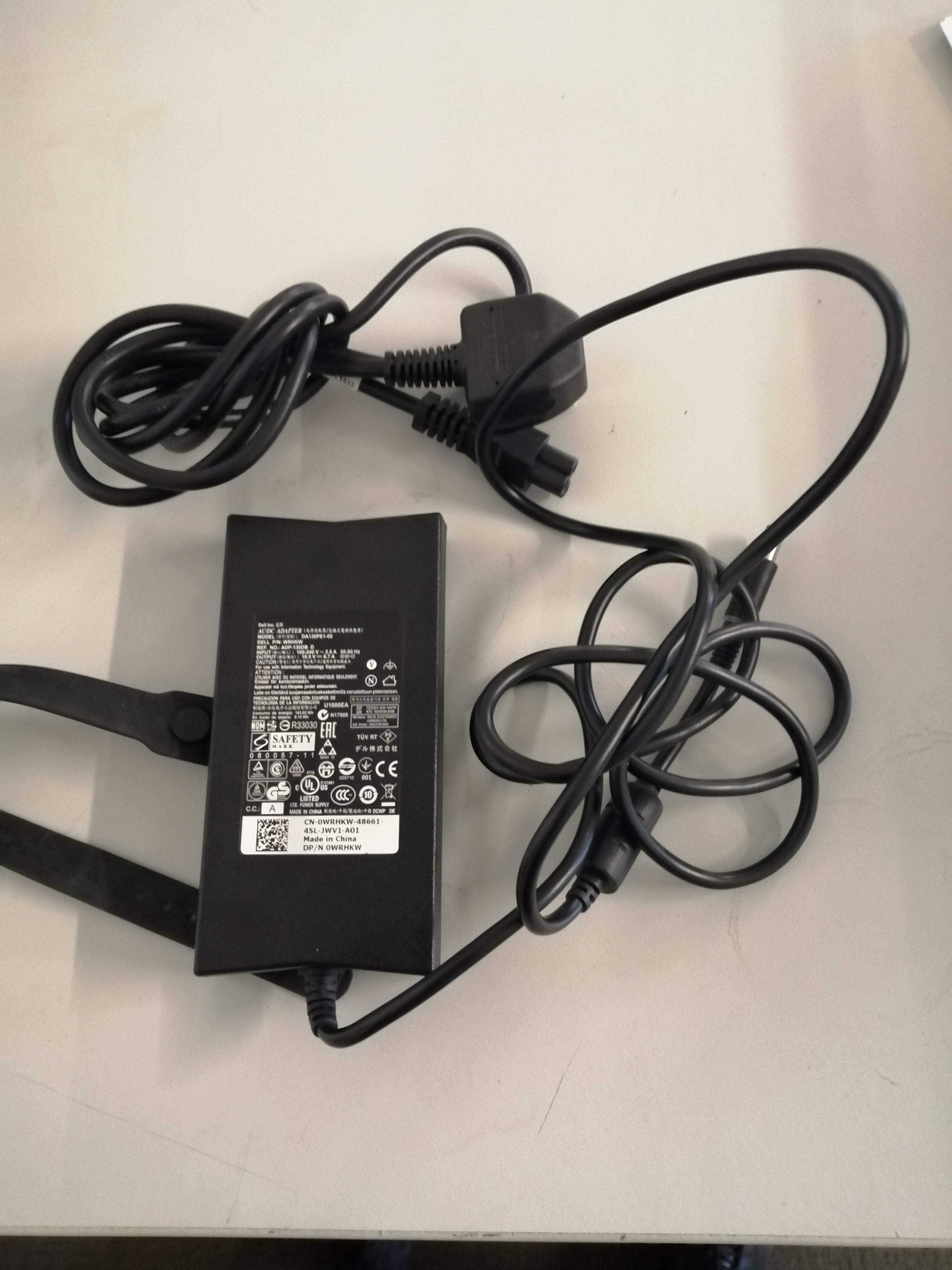 DELL AC ADAPTER IN 240 V OUT 19.5 DA130PE1-00 ( WRHKW USED )