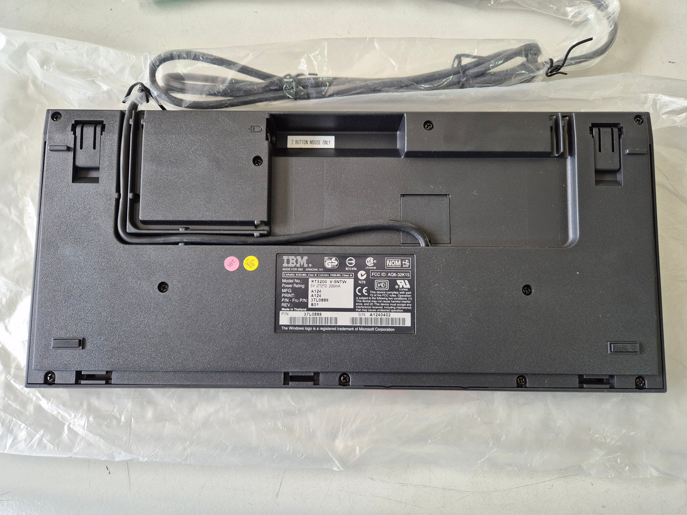 IBM RT3200 US Black Space Saver II PS/2 Wired Keyboard ( 37L0888 ) NOB