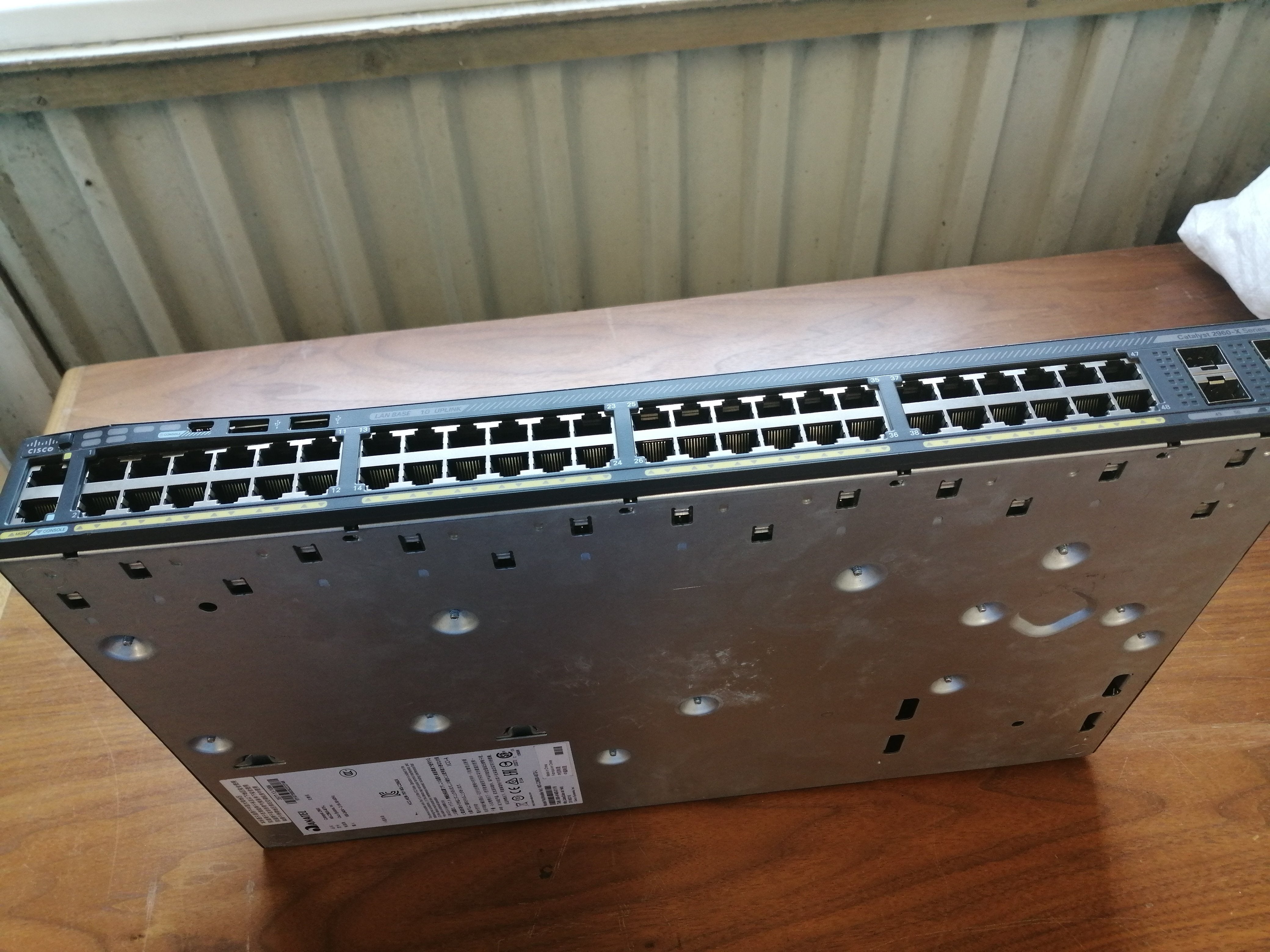 CISCO CATALYST C2960-X 48 PORT SWITCH 240V 2.1A 50-60 HZ ( WS -C2960X-48TS-L USED )