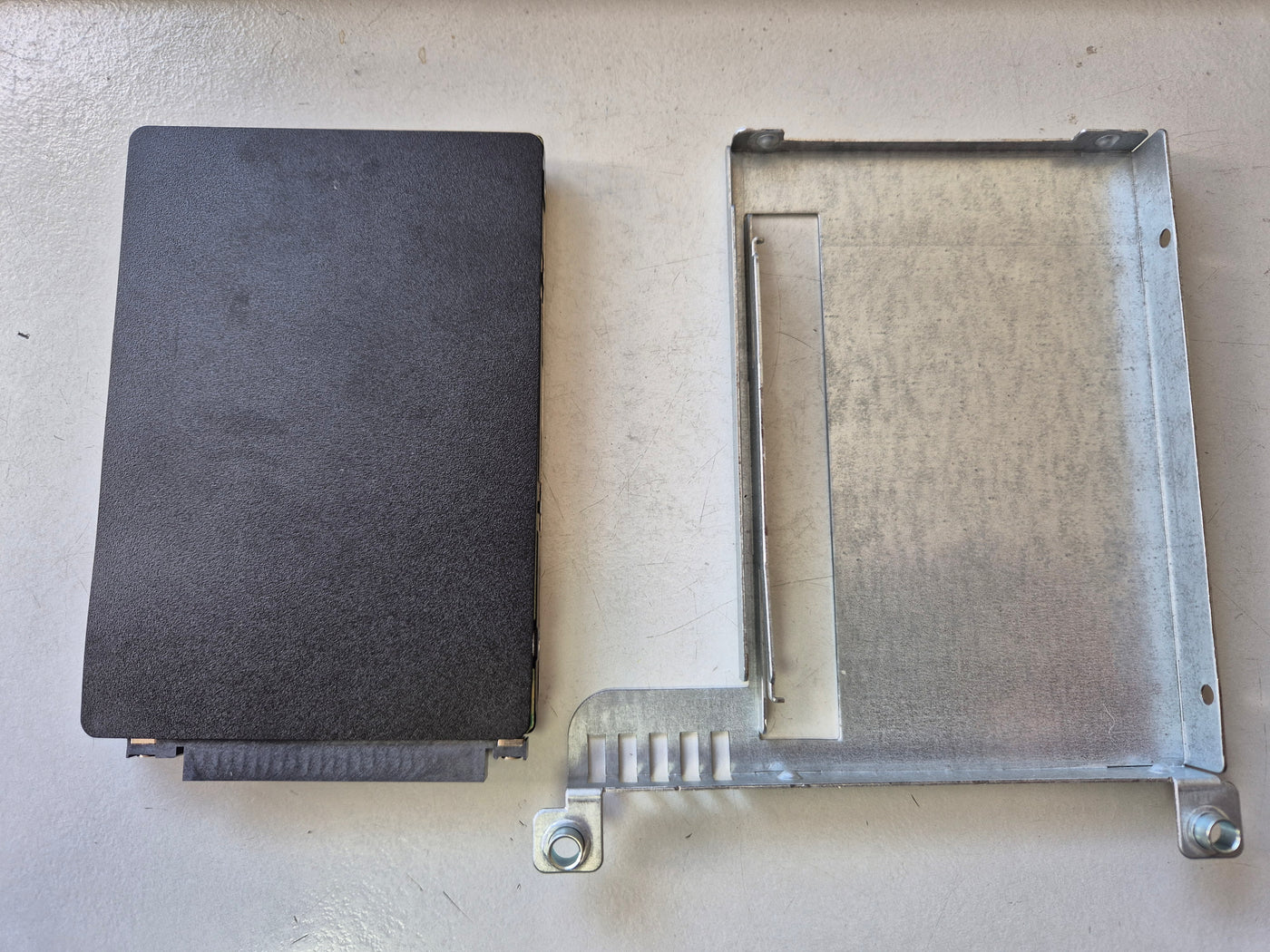 Fujitsu HP 40GB 5400RPM ATA-100 2.5in HDD W/ TRAY ( CA06377-B74400C3 MHT2040AS 336471-002 ) REF