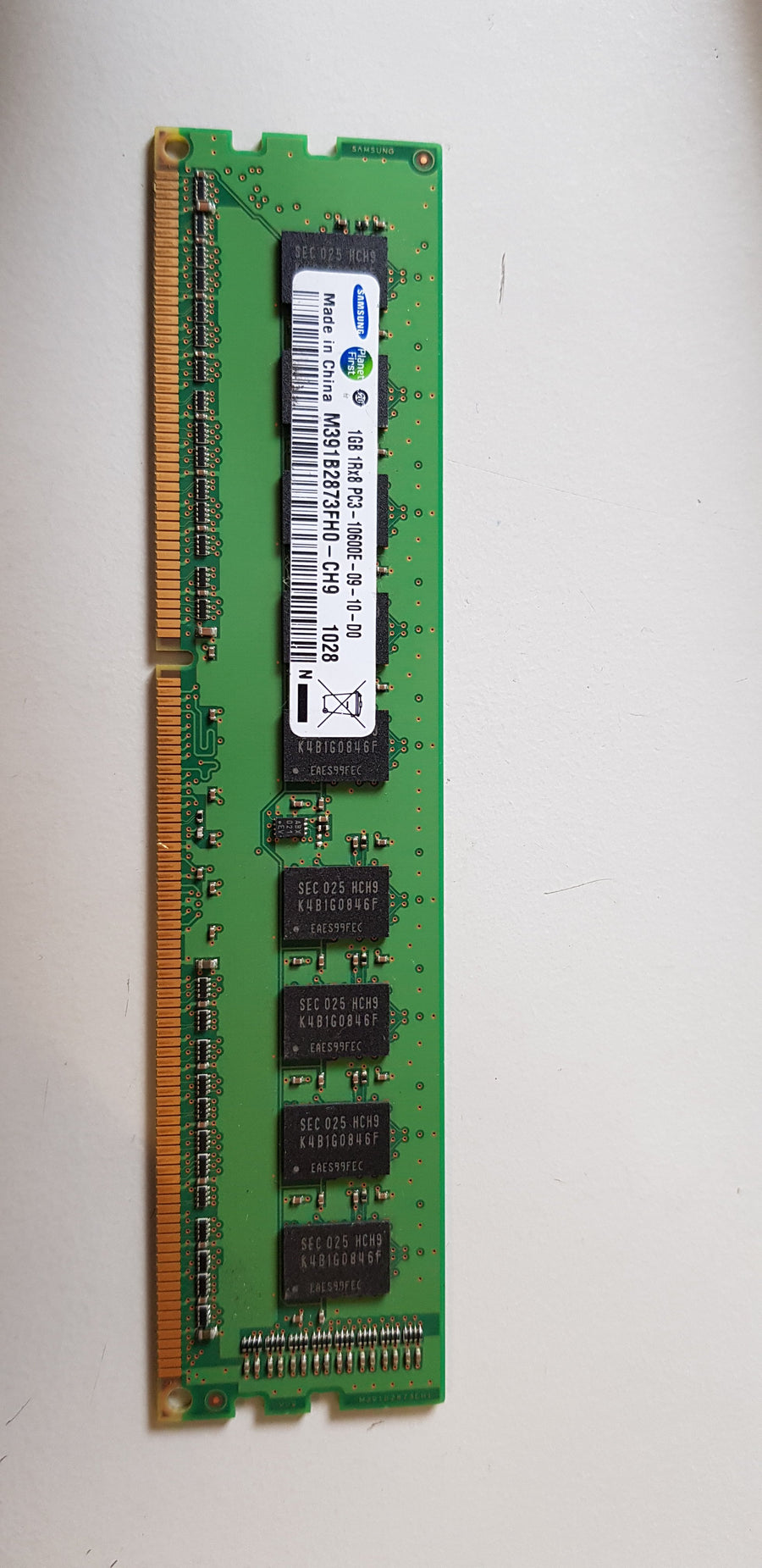 Samsung/HP 1GB PC3-10600 DDR3-1333MHz ECC Unbuffered CL9 240-Pin DIMM Single Rank Memory Module(M391B2873FH0-CH9 / 500208-562)