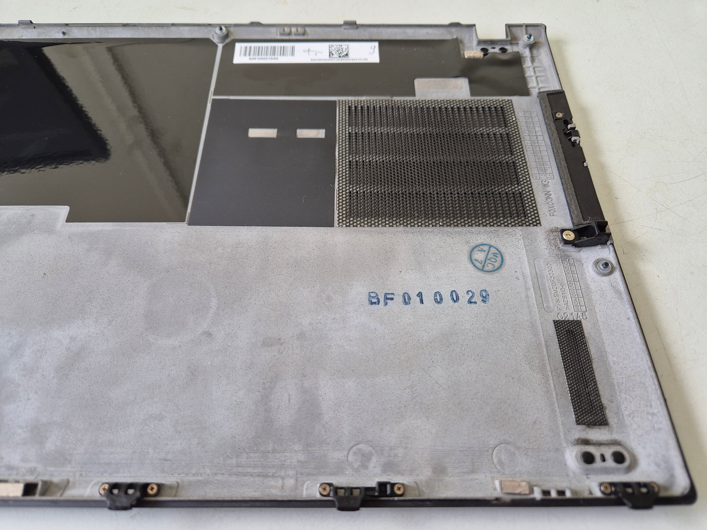 Lenovo ThinkPad X280 plastic base chassis ( AM16P000400	SM10N01540 ) USED