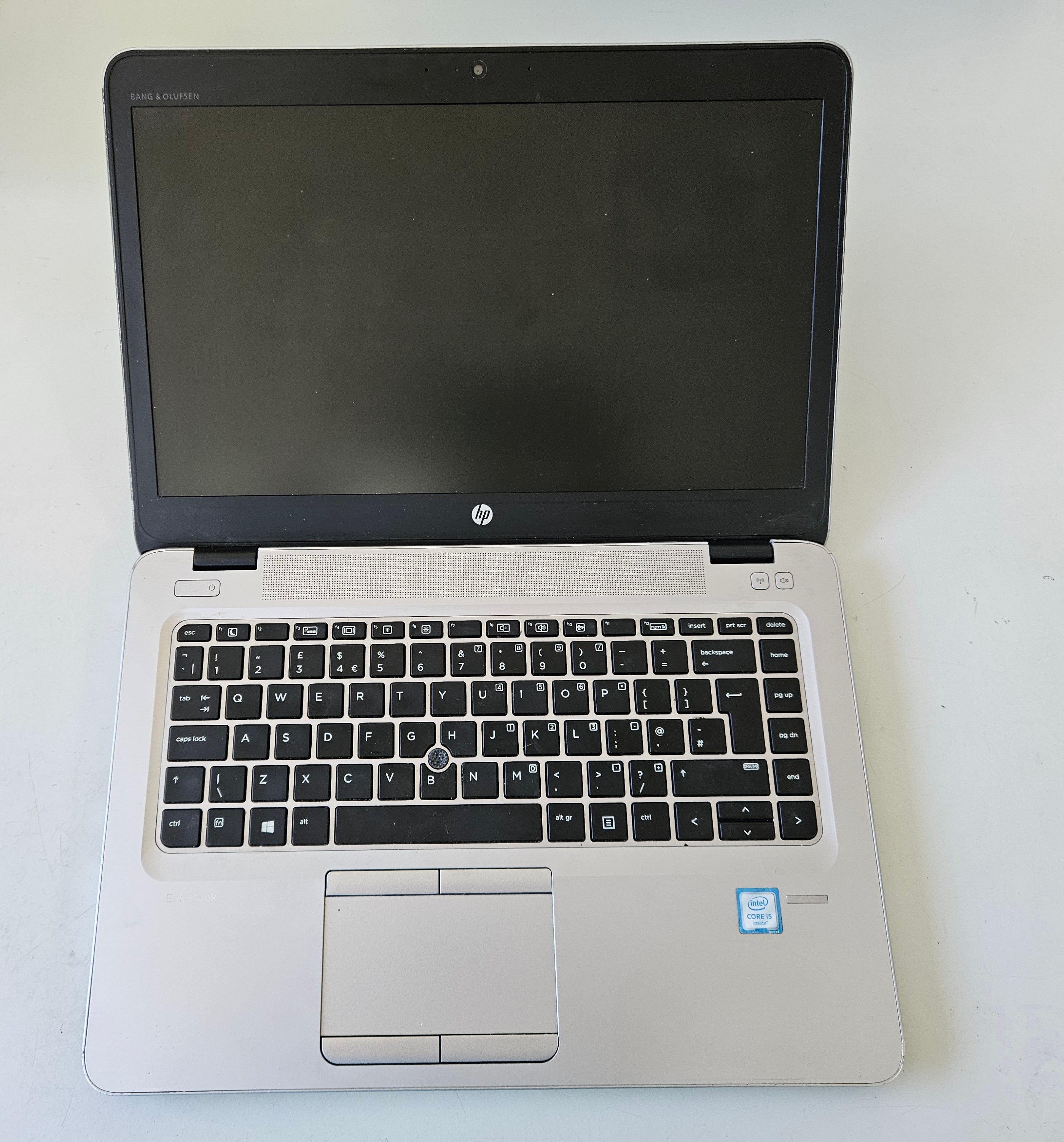 HP EliteBook 840 G3 250GB SSD 8GB i5-6200U Linux Mint 21.3 ( 1EM27ES#ABU ) USED