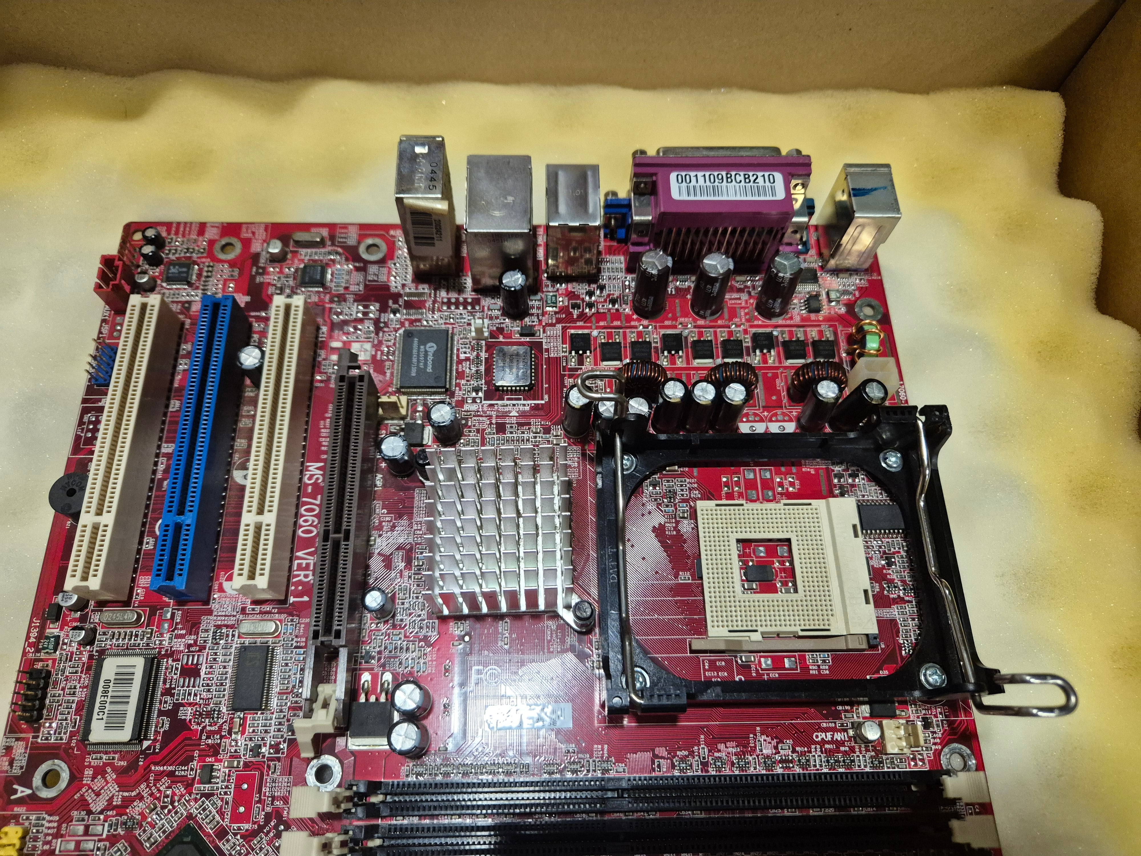 Micro-Star Socket MPGA478B System Board ( MS-7060 ) USED