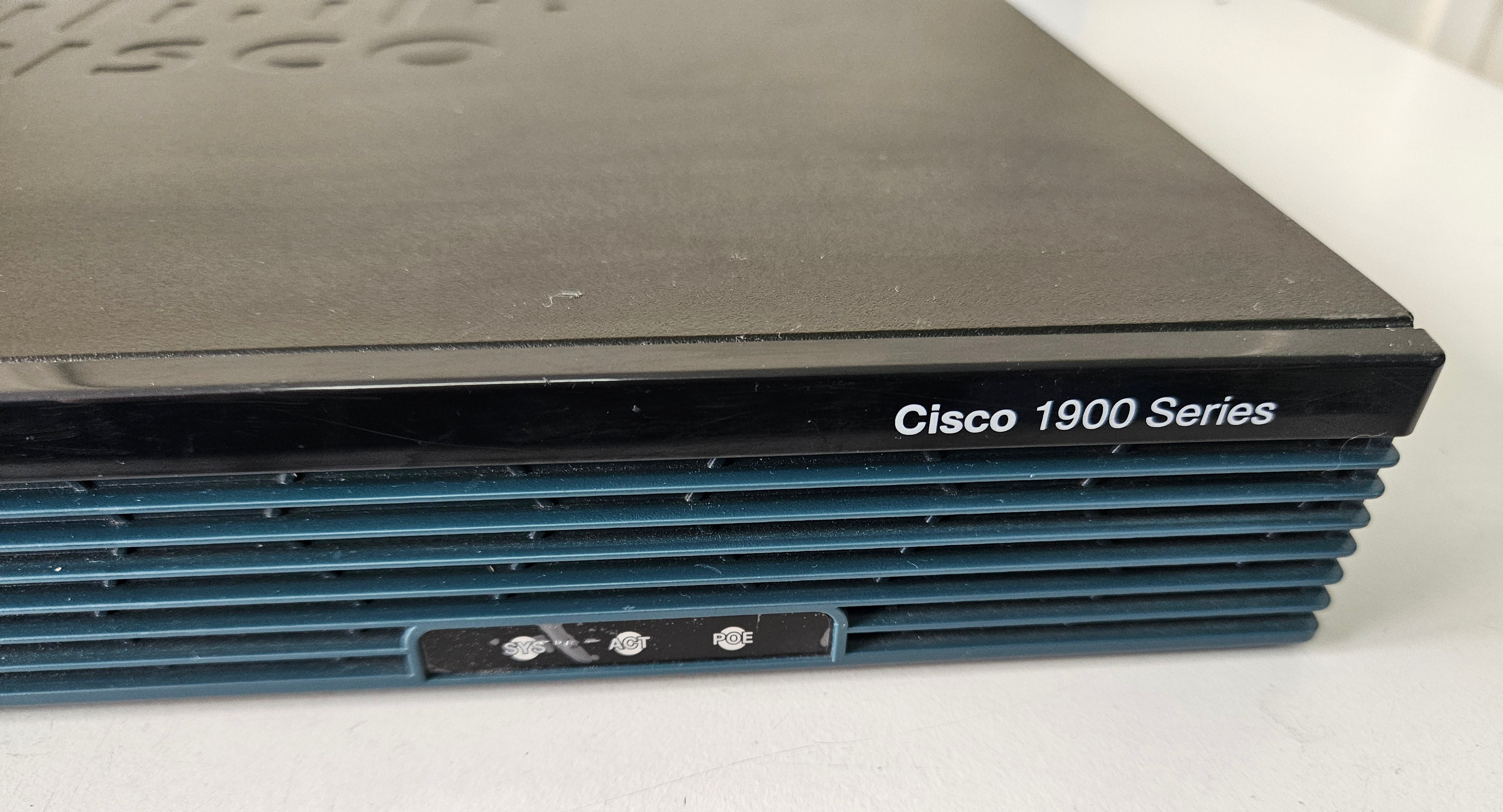 Cisco 1920 Series Integrated Services Gigabit Network Router ( CISCO1921/K9 V05 ) USED