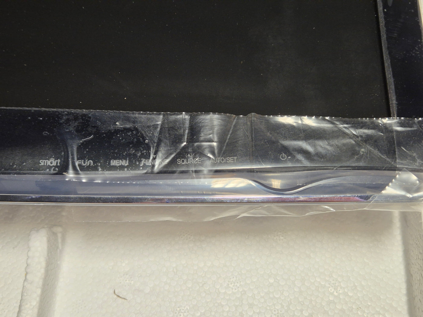 LG Flatron W2253V 22-inch Full HD LCD Monitor BOXED w/ accessories ( W2253VQV W2253V-PF ) USED