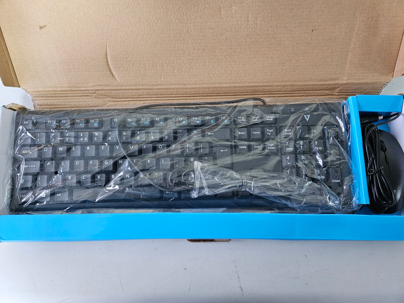 V7 USB Wired Keyboard and Mouse Combo ( CKU200UK ) NOB
