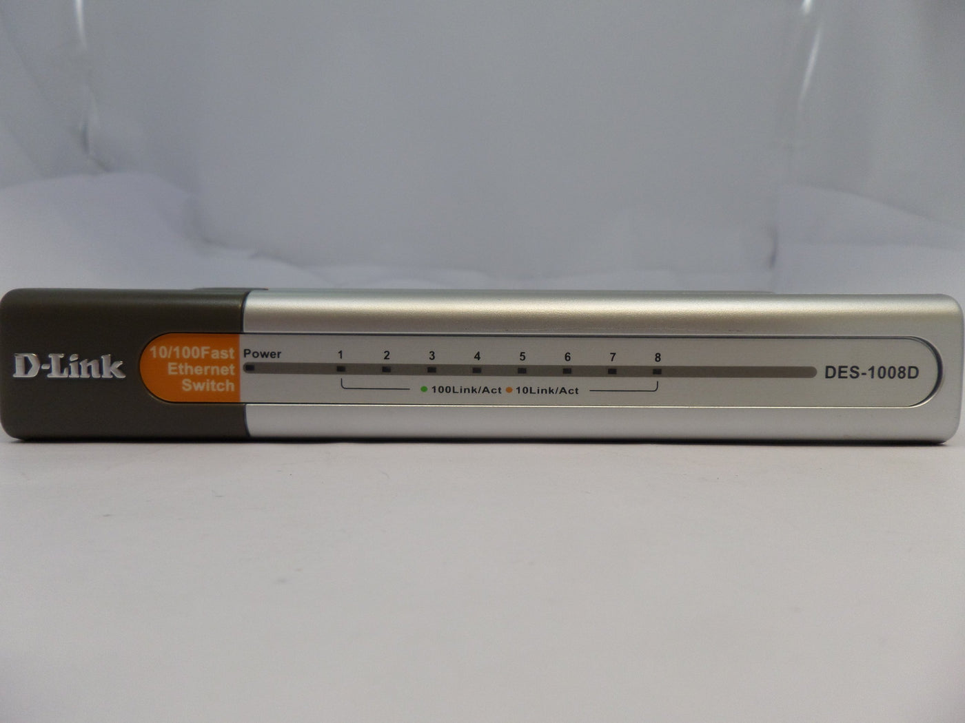 D-Link 8-Port 10/100 Fast Ethernet Switch