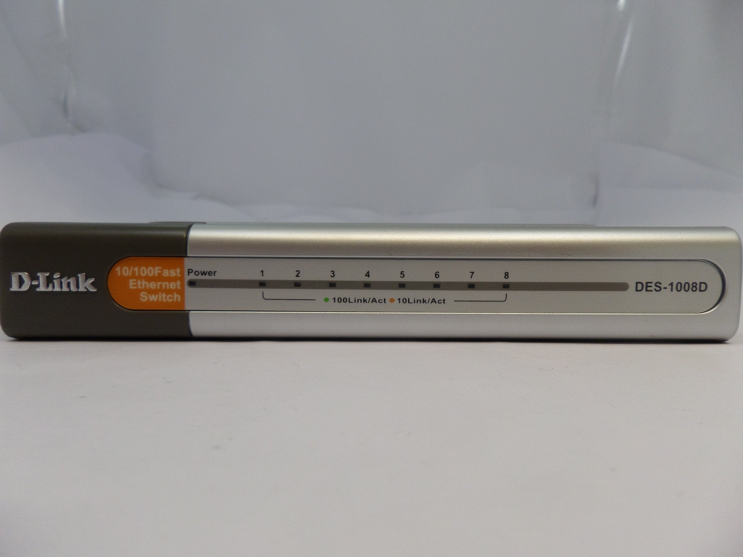 D-Link 8-Port 10/100 Fast Ethernet Switch