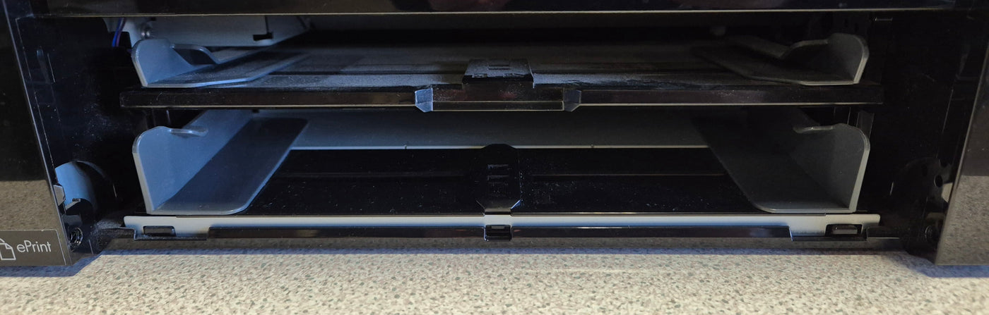 HP LaserJet P1102W – Bottom paper box missing - STILL PRINTS ( CE658A ) USED