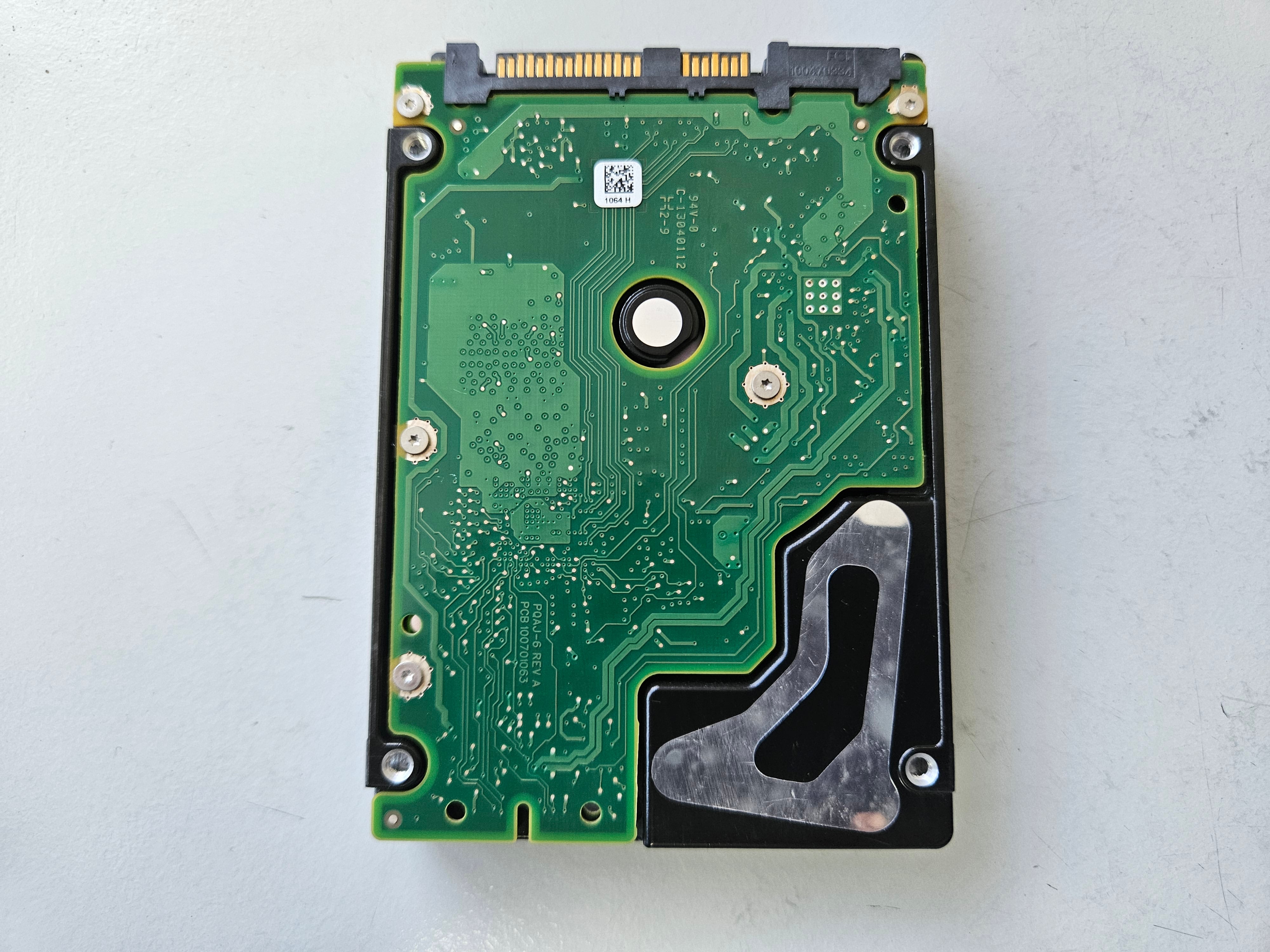 HP Seagate 900GB 10K SAS 2.5in HDD ( EG0900FCVBL 693569-004 9WH066-035 ST900MM0006 507129-018 ) REF