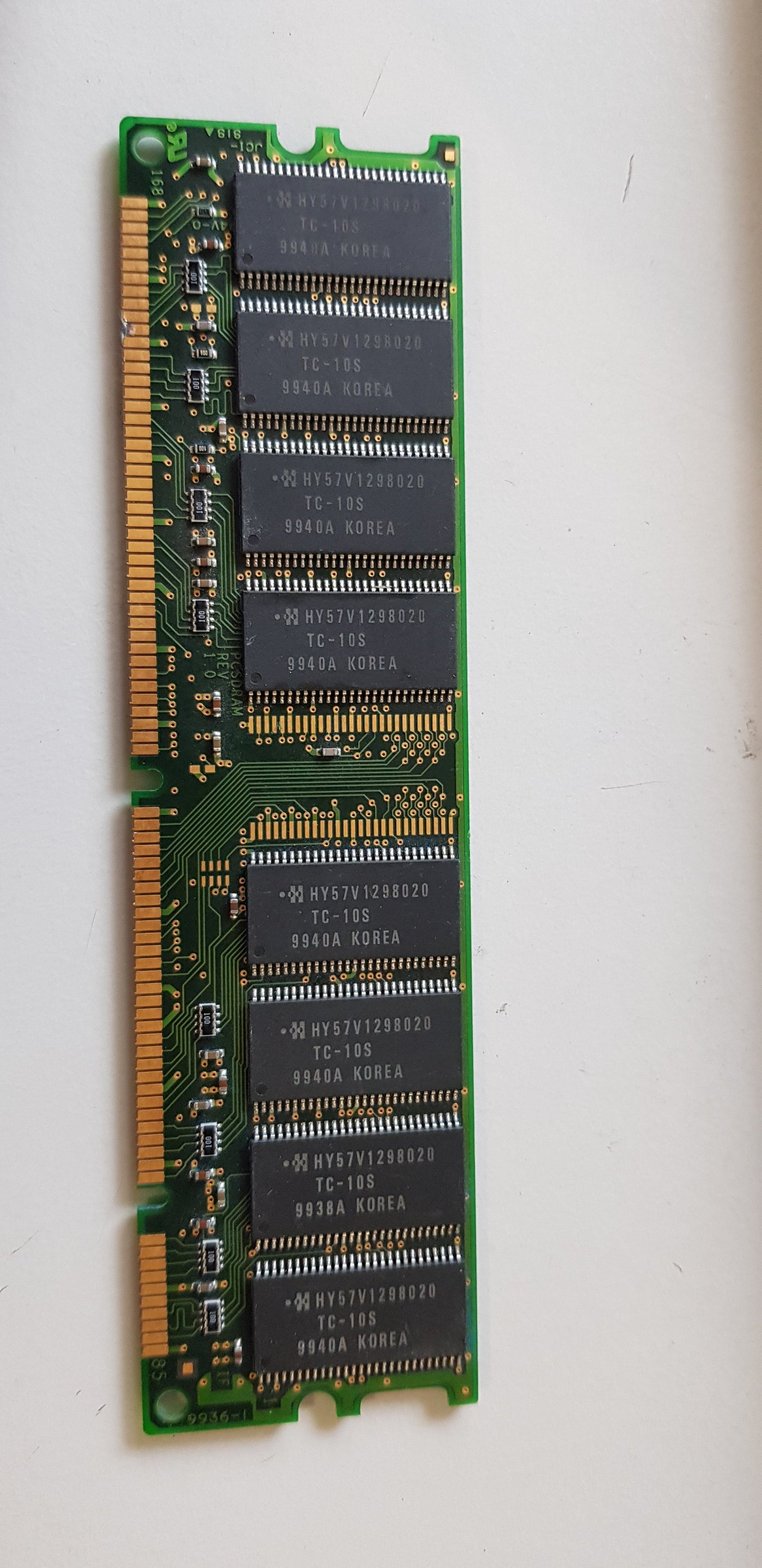 Hyundai 256MB PC100 100MHz non-ECC Unbuffered CL2 168-Pin SDRAM DIMM Memory Module (HYM71V653201)